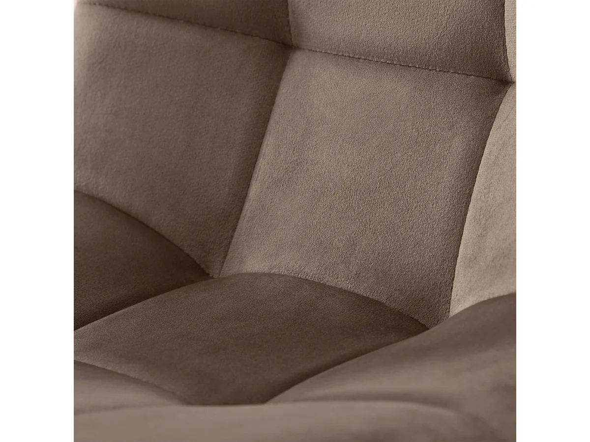 Conjunto de jantar: mesa retangular de 117x68cm com 4 cadeiras de veludo marrom e pés dourados.