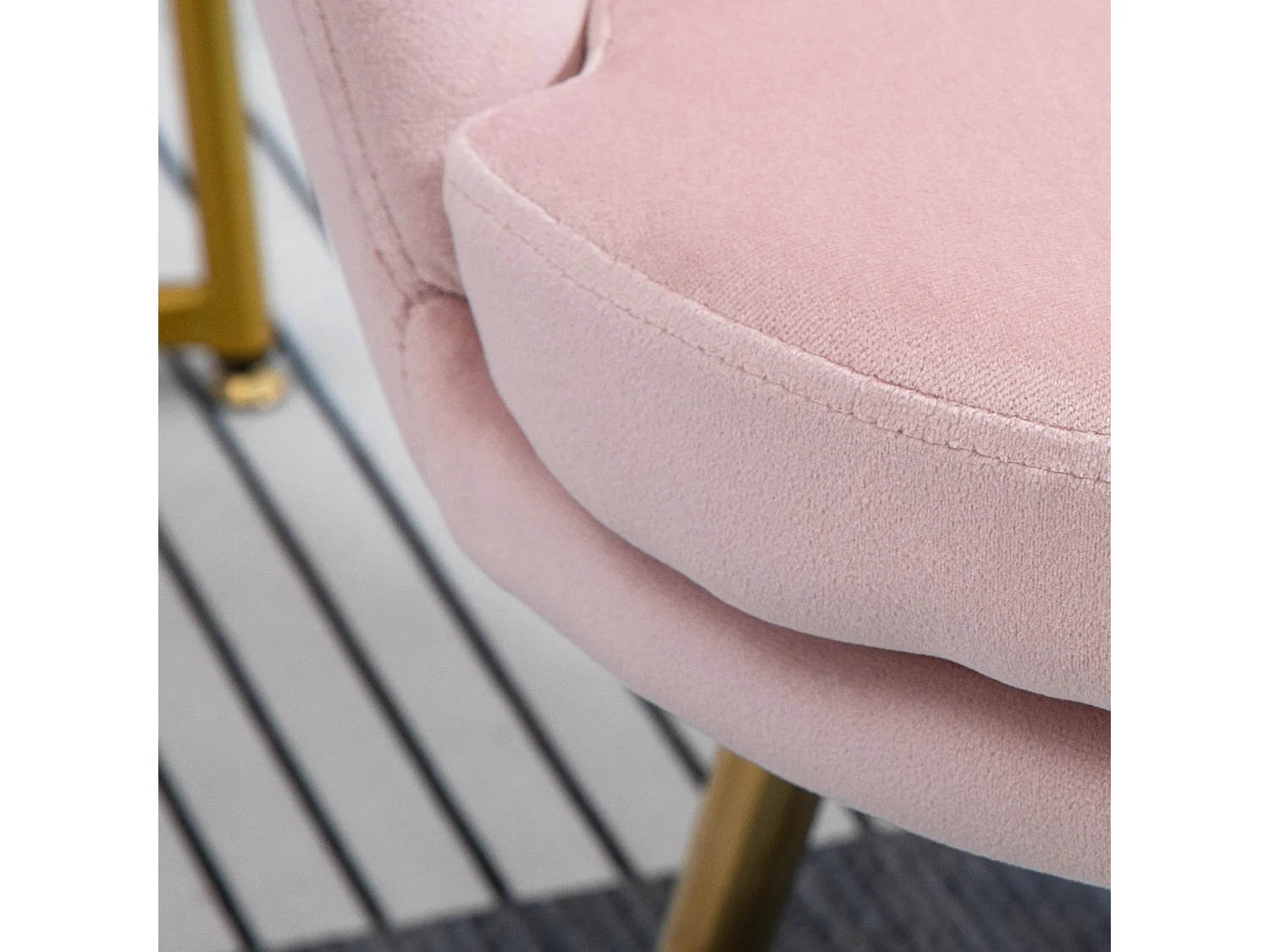 Poltrona imbottita a conchiglia stile vintage in velluto rosa e oro