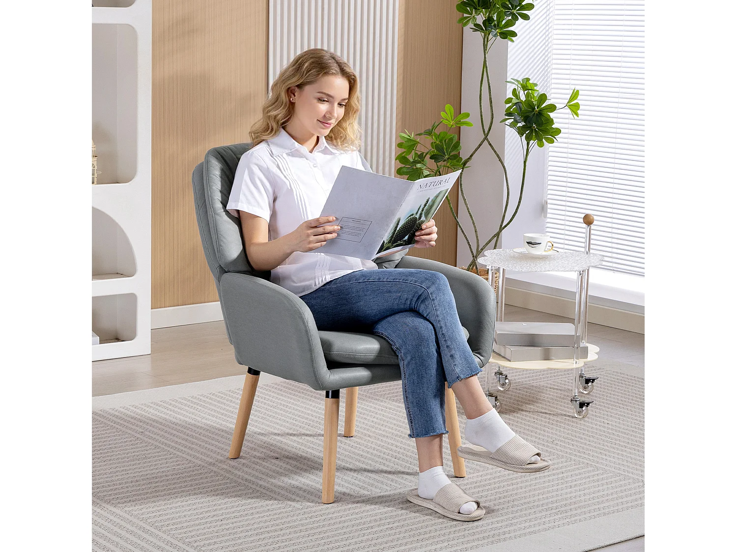 Poltrona moderna con schienale alto imbottito effetto pelle grigio