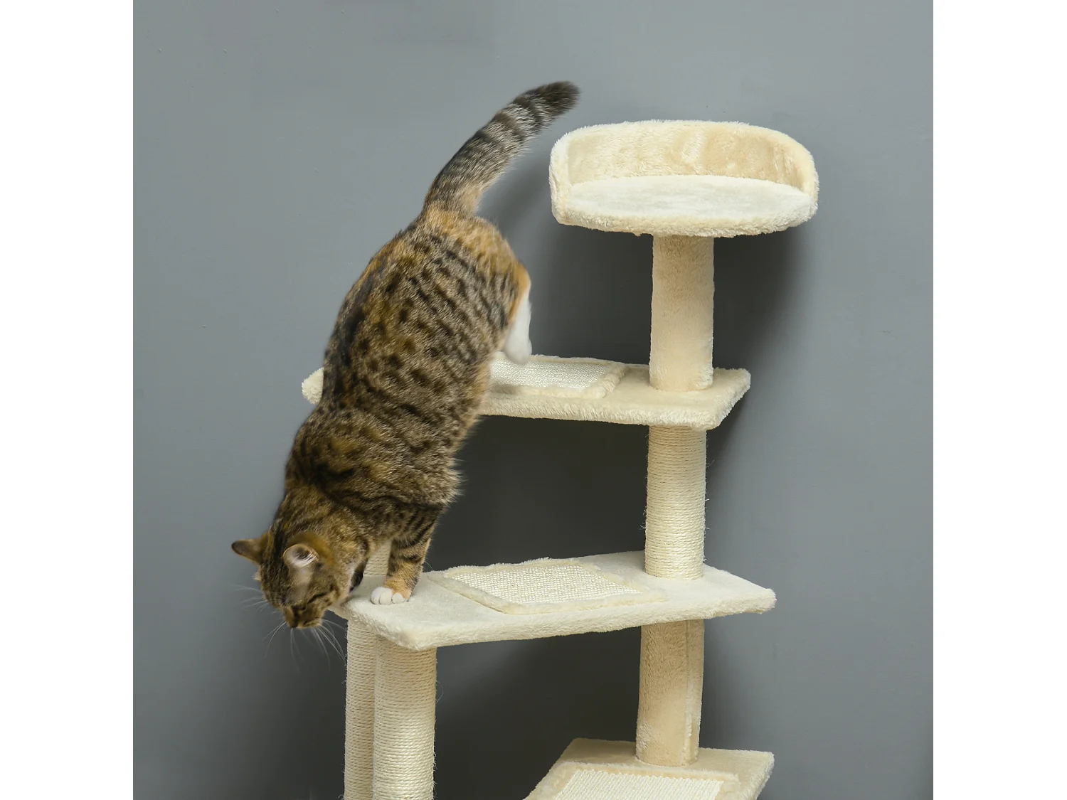 Trespolo per gatti multilivello tiragraffi in sisal e cuccia