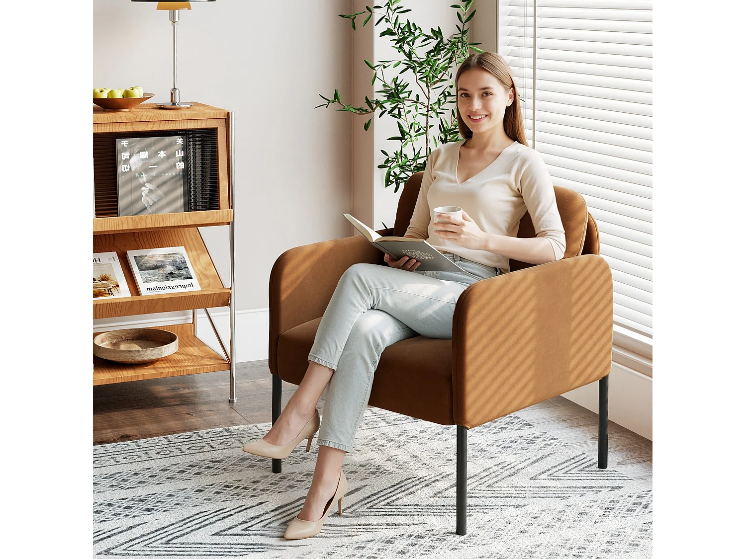 Un fauteuil au confort naturel, pensé pour le quotidien - Fauteuil avec dossier enveloppant et pieds en métal fin, Orange