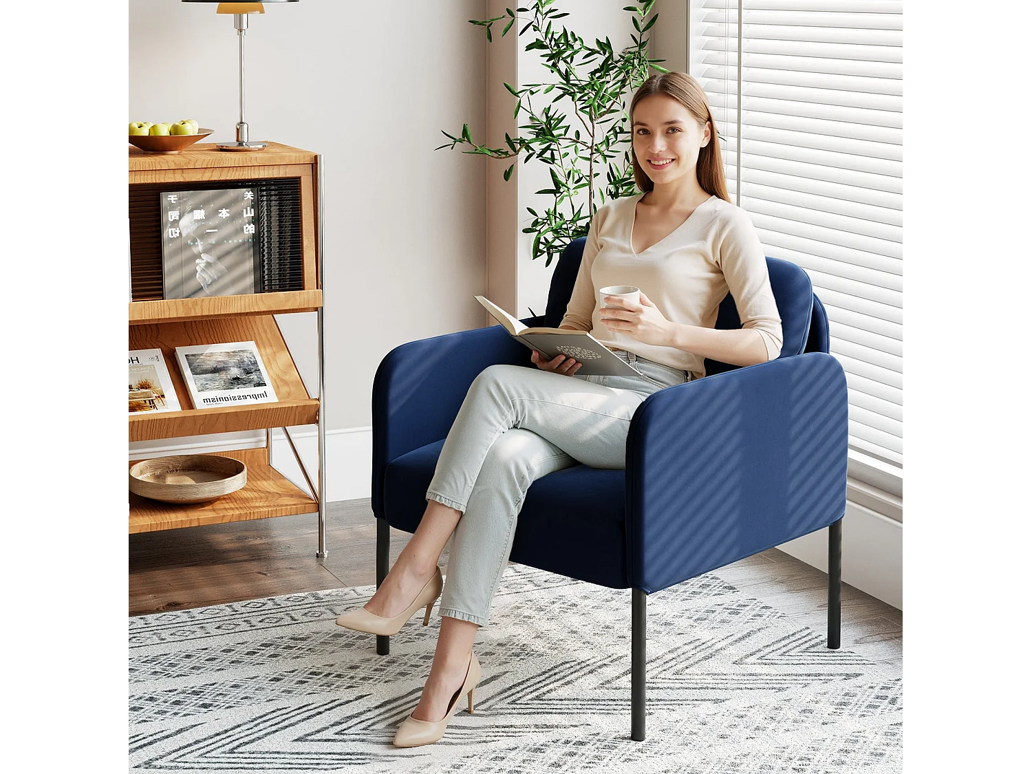 Un fauteuil au confort naturel, pensé pour le quotidien - Fauteuil avec dossier enveloppant et pieds en métal fin, Bleu