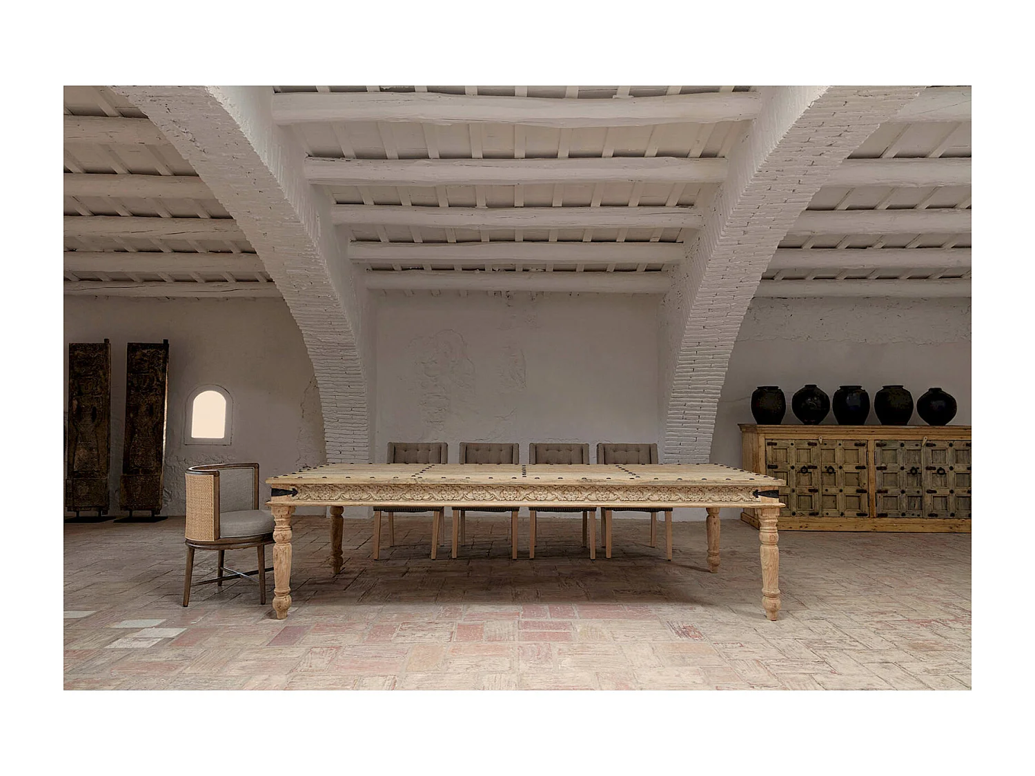 Chaise Vaire en bois de chêne style colonial