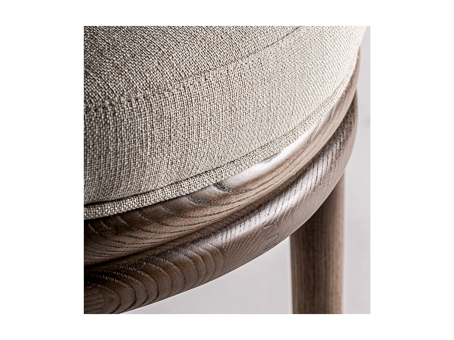 Chaise Vaire en bois de chêne style colonial