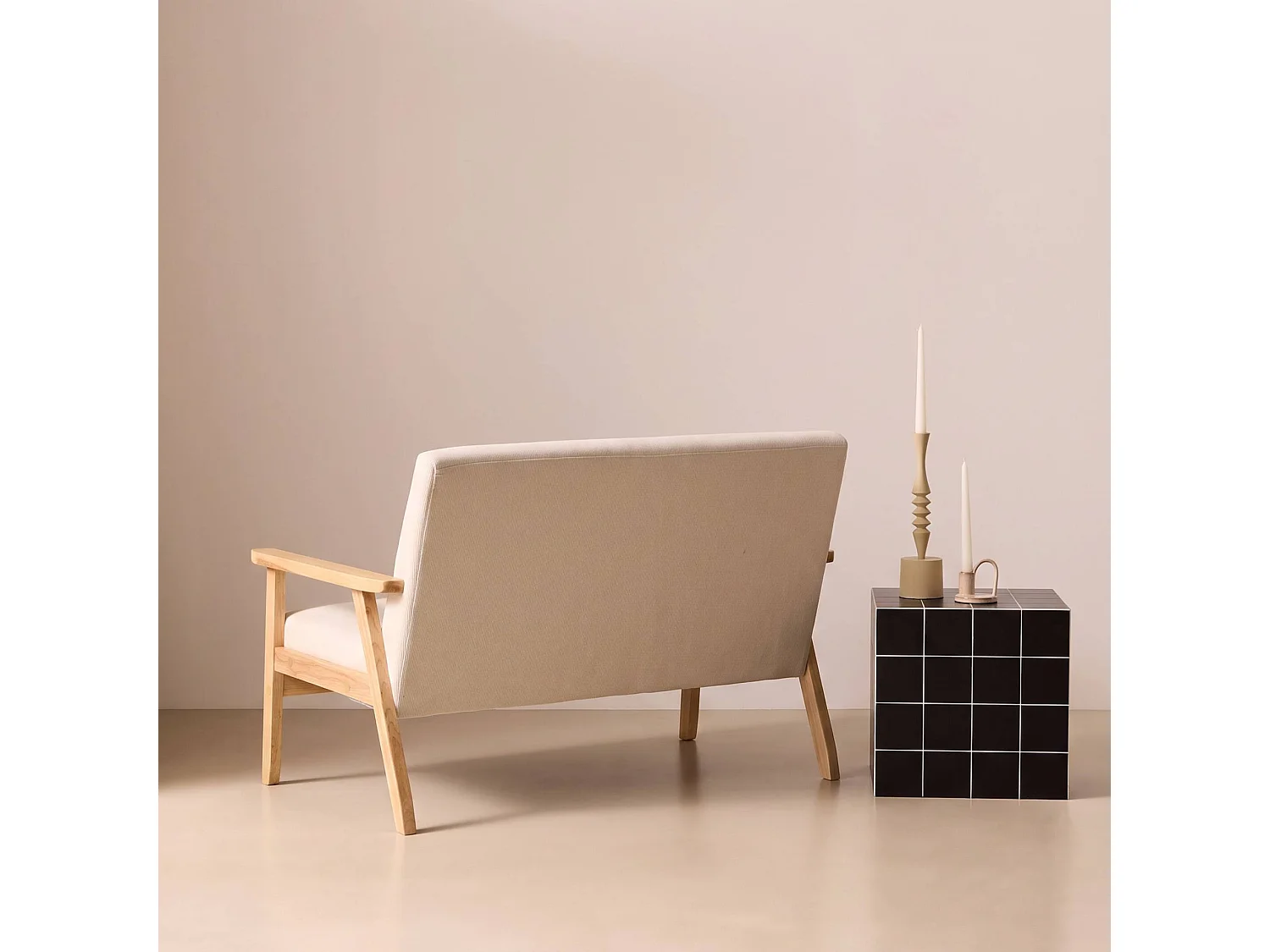 Sofá-banco de pana con patas de madera,  2 plazas crema