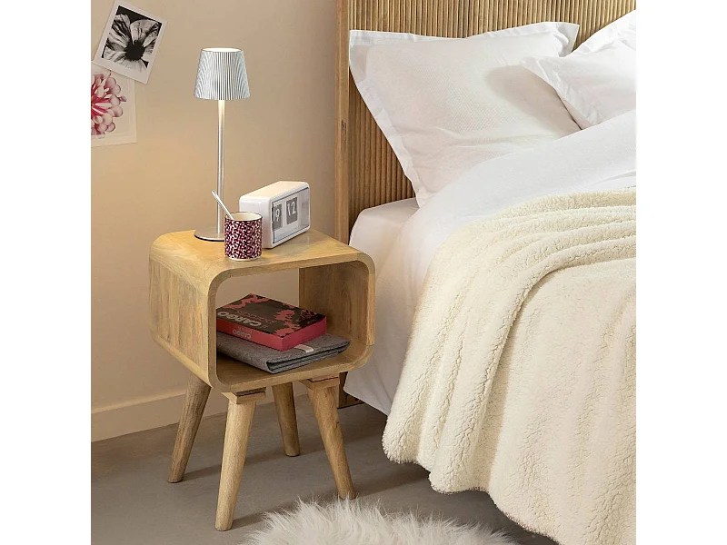 Table de chevet avec niche en bois de manguier Maëva