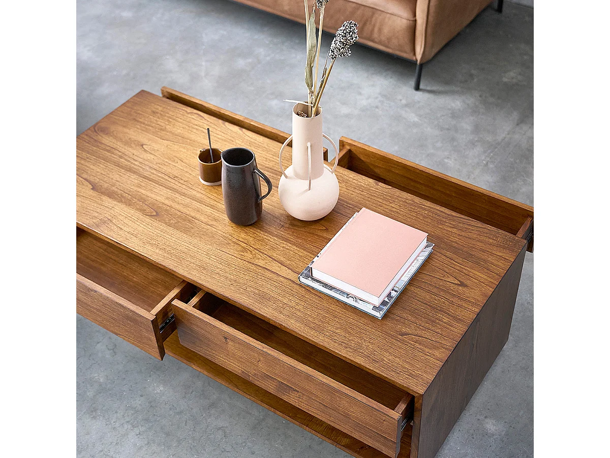 Tavolino in legno massello di mindi con finitura in noce