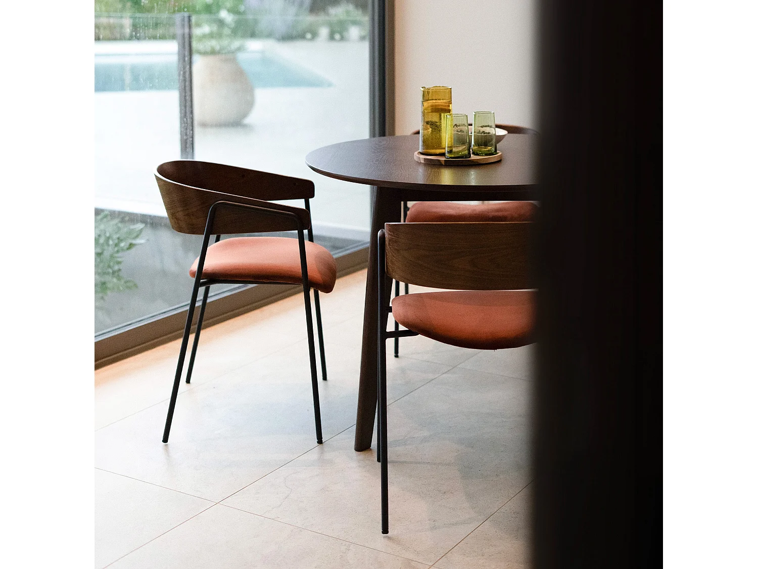 Lot de 2 chaises en velours terracotta et bois de noyer - Esmée