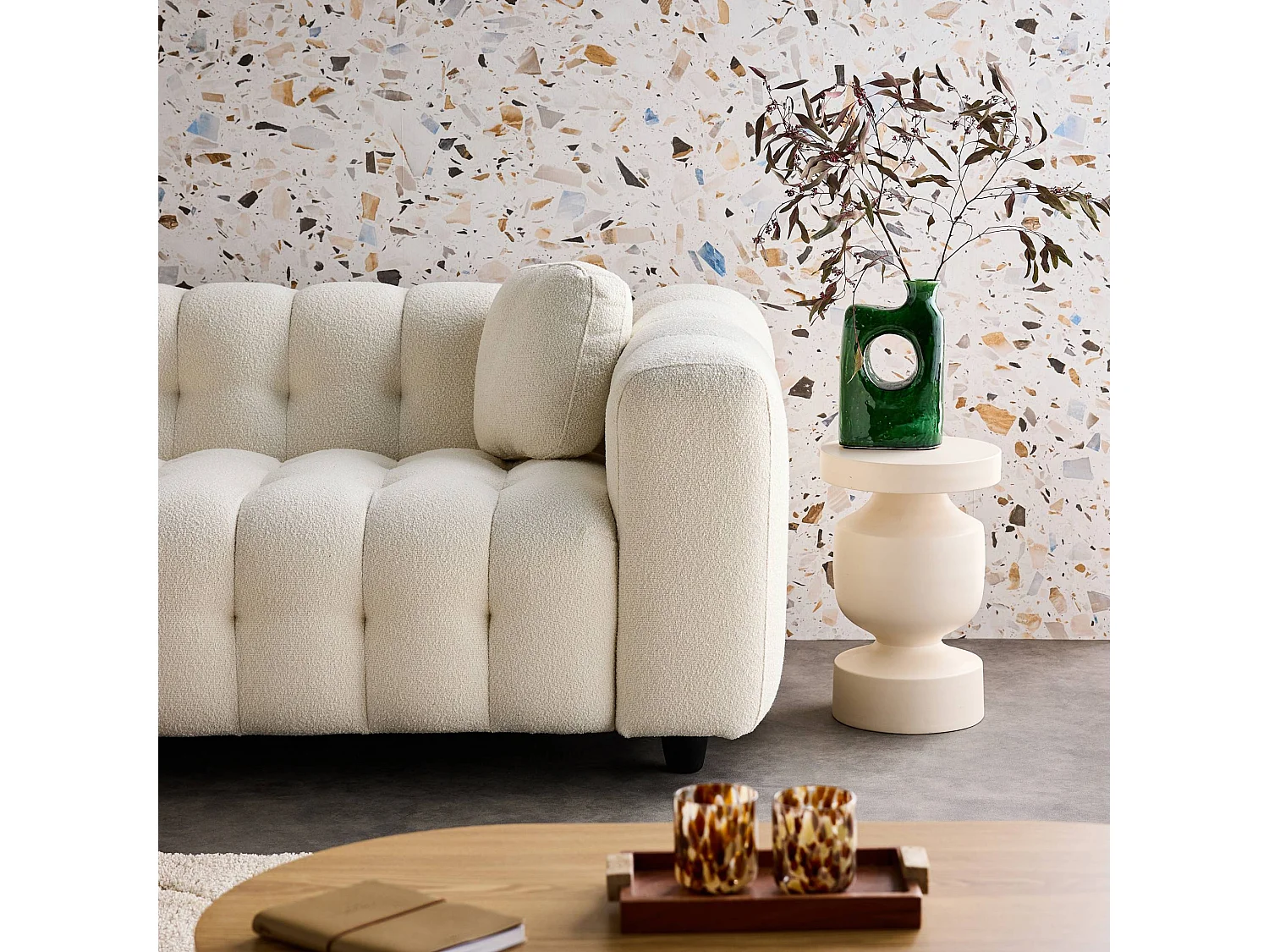 Canapé d'angle réversible 3-4 places bouclette texturée. crème. capitonné structure bois d'eucalyptus et contreplaqué