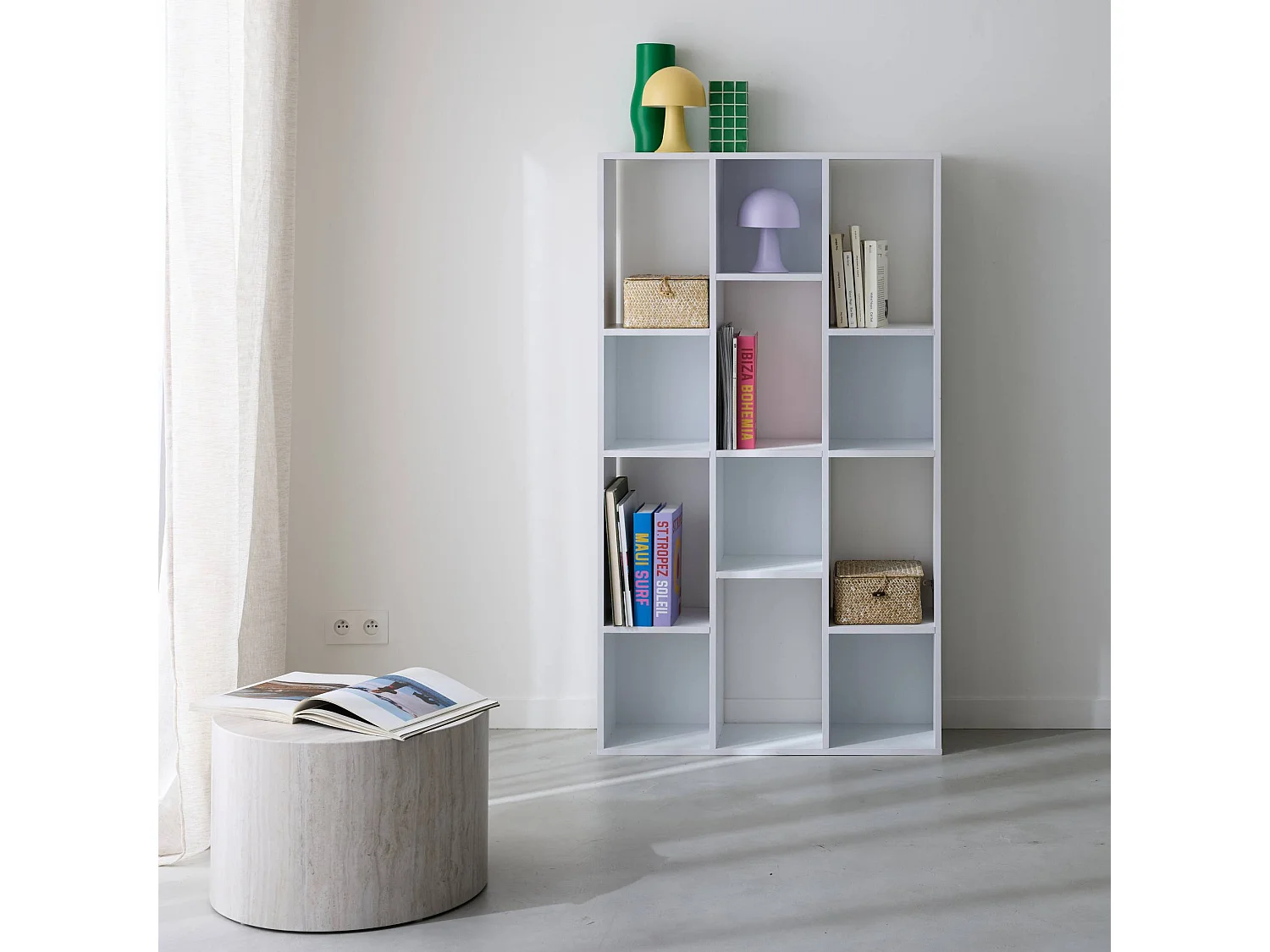 Bibliothèque design asymétrique blanche. Pieter. 3 étagères. 12 compartiments de rangement