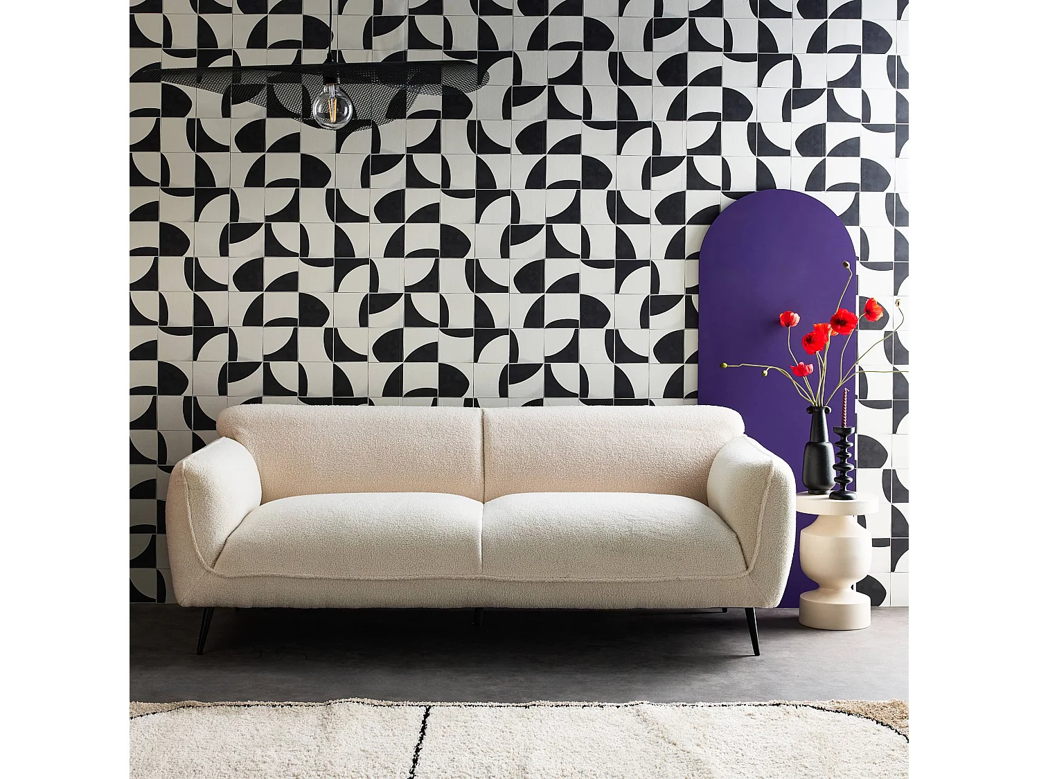 Canapé 3 places tissu bouclette crème et pieds métal noir