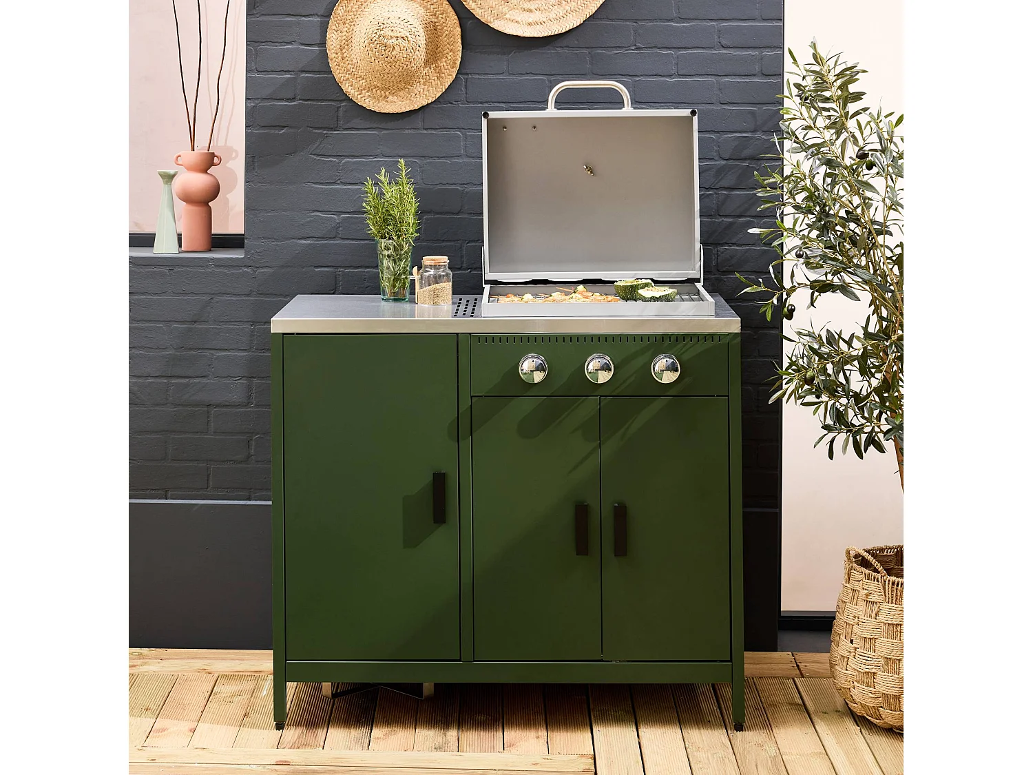 Barbecue gaz 3 brûleurs. vert. 3 portes et 2 espaces de rangement