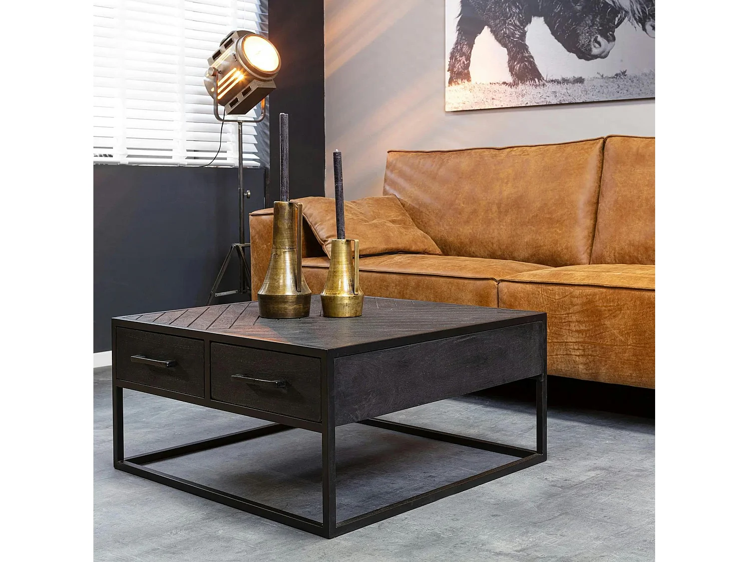 Table basse carrée noire en bois avec rangement ALVERA