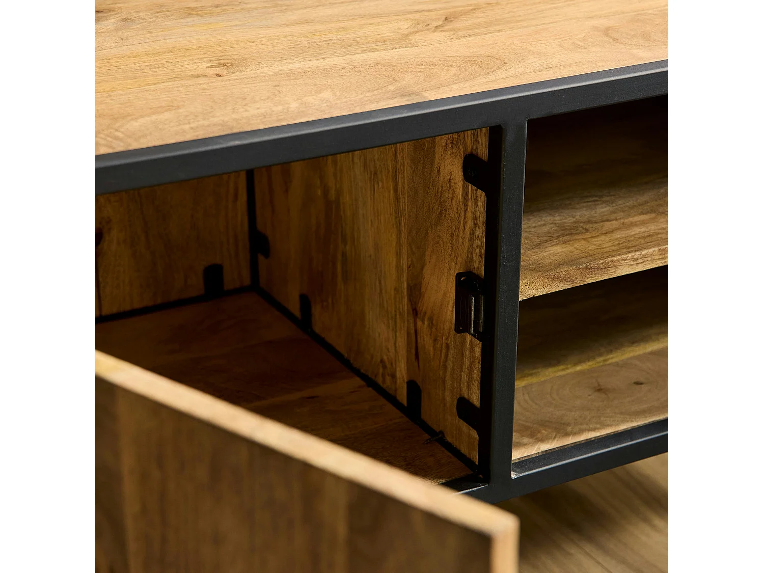 Petit meuble TV en bois clair avec rangement RIVANO