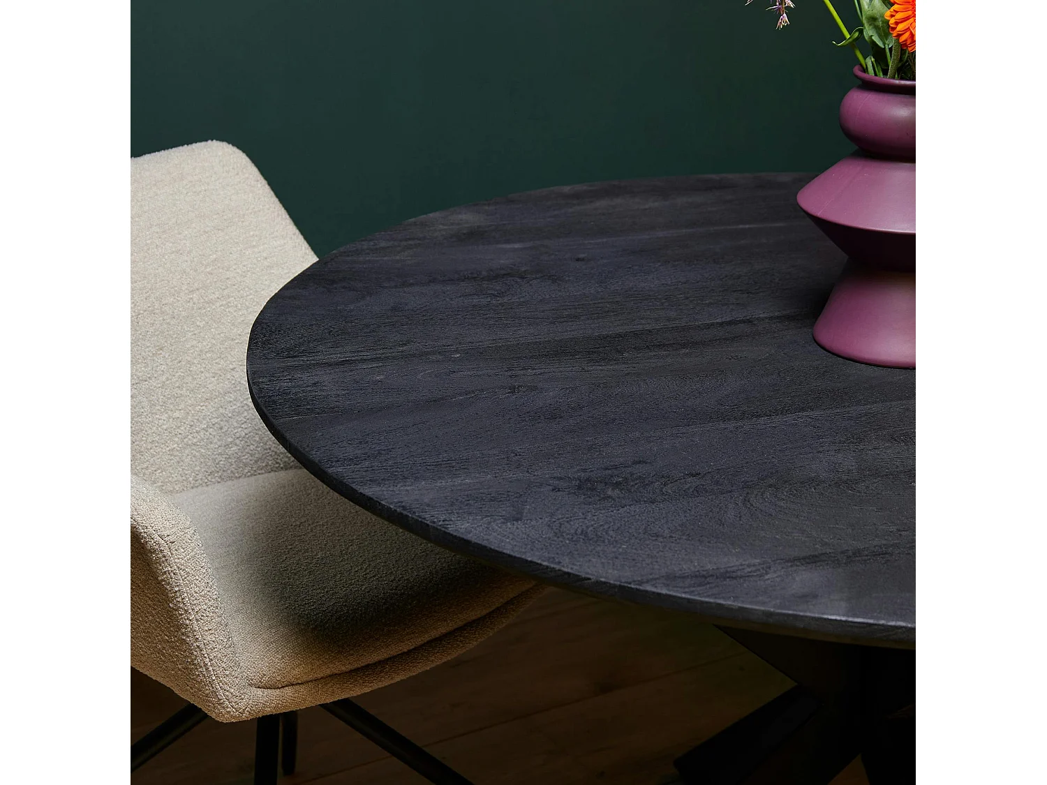 Table ronde noire en bois de manguier Ø150 cm ALVERA