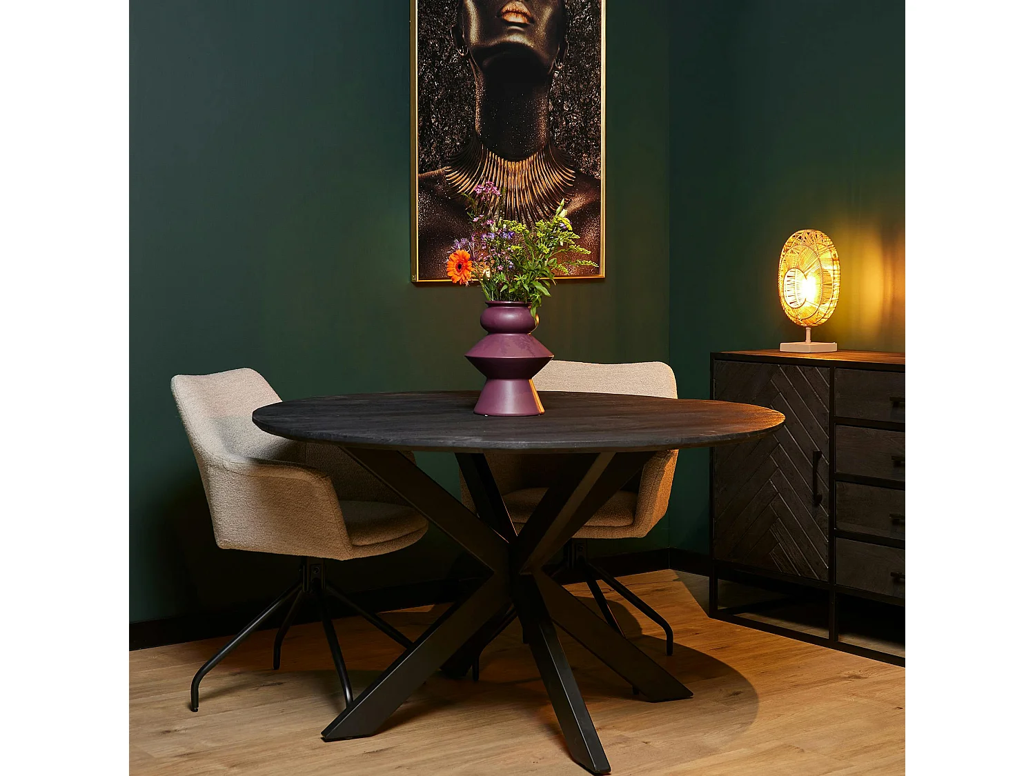 Table ronde noire en bois de manguier Ø140 cm ALVERA