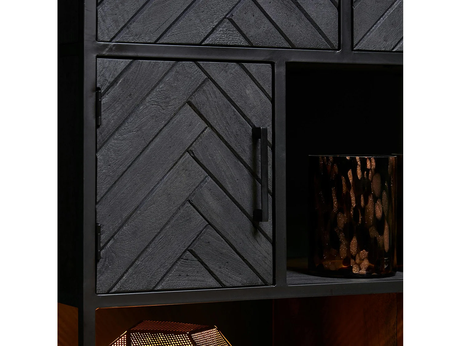 Bibliothèque noire en bois 4 portes motif chevron ALVERA