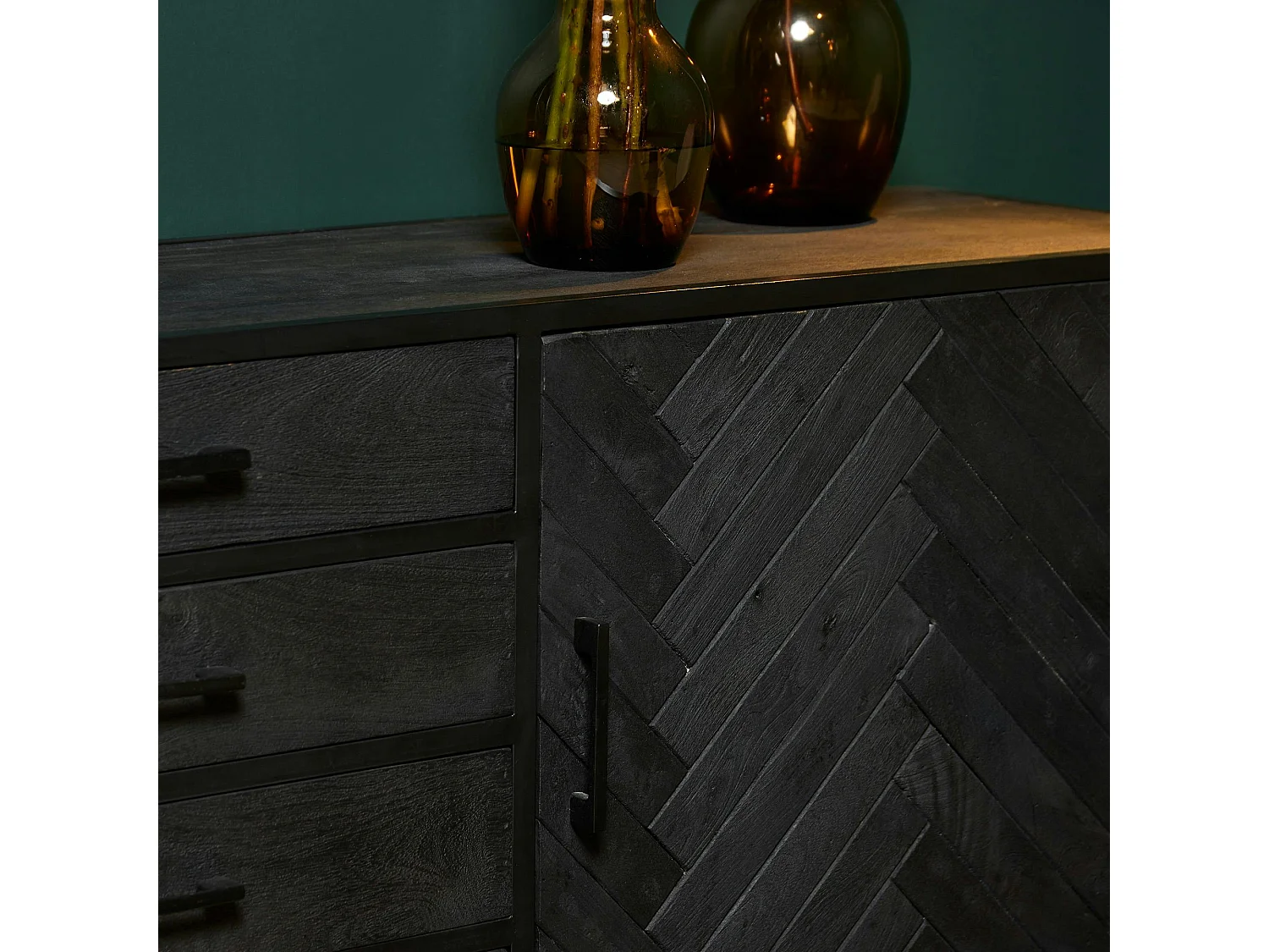 Buffet noir en bois 2 portes motif chevron 210 cm ALVERA