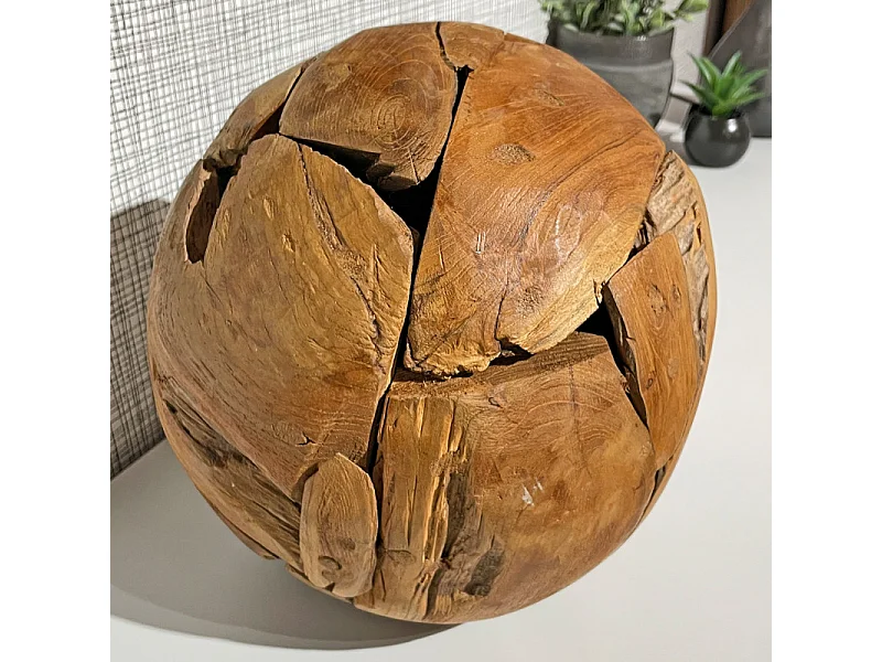 Boule décorative D. 30 cm en racine de bois de teck – NOOR