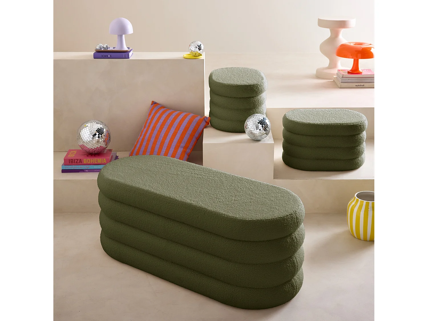 Banc coffre en bouclettes kaki avec 2 poufs ovales de rangement intégrés - L111cm