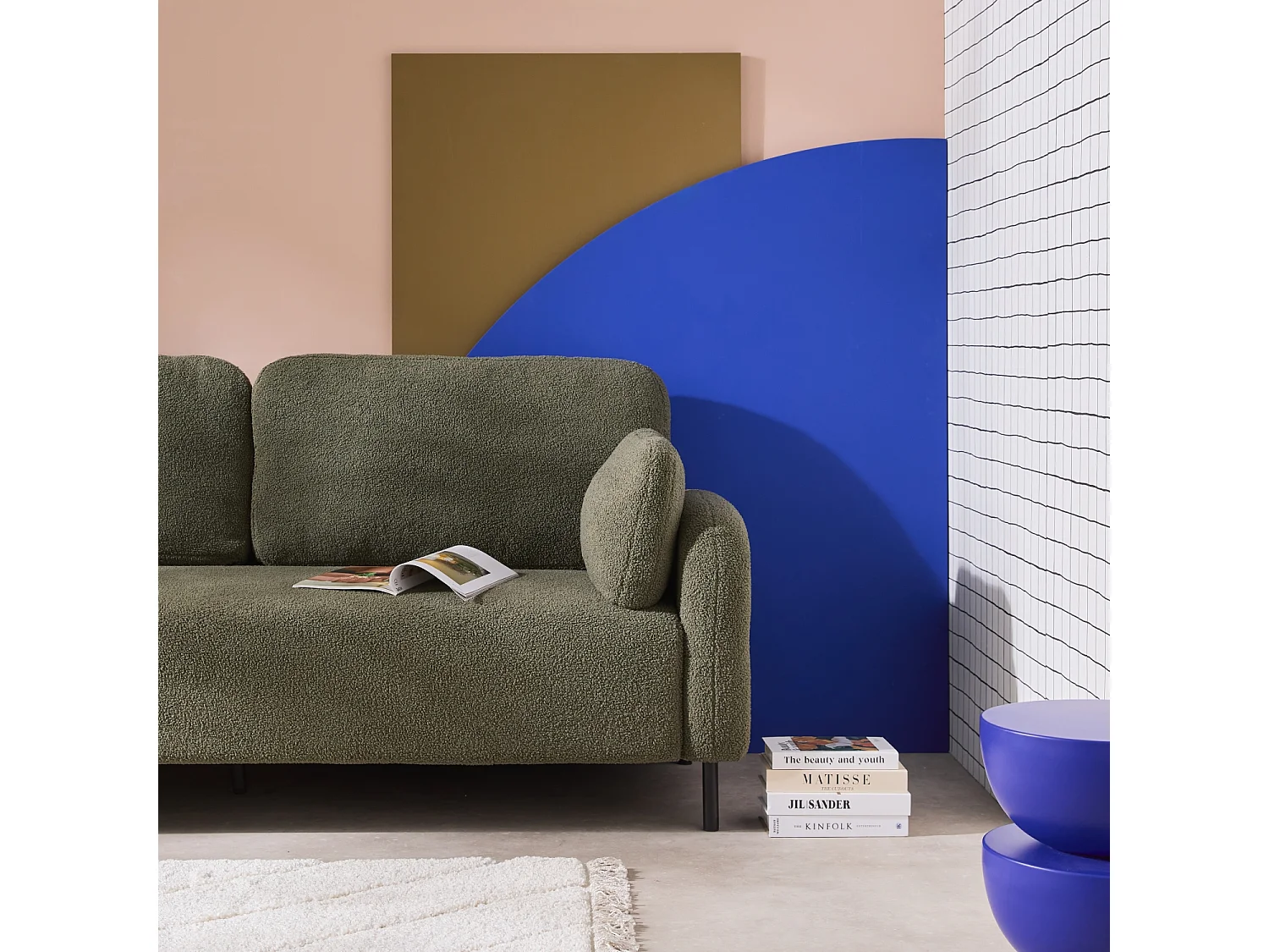 Divano in bouclé con struttura in metallo, 3 posti, verde kaki