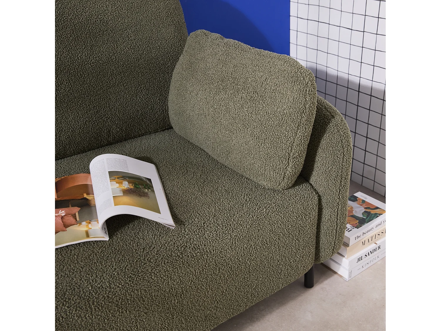 Canapé 3 places eucalyptus. bouclette kaki et piétement métal Teddy