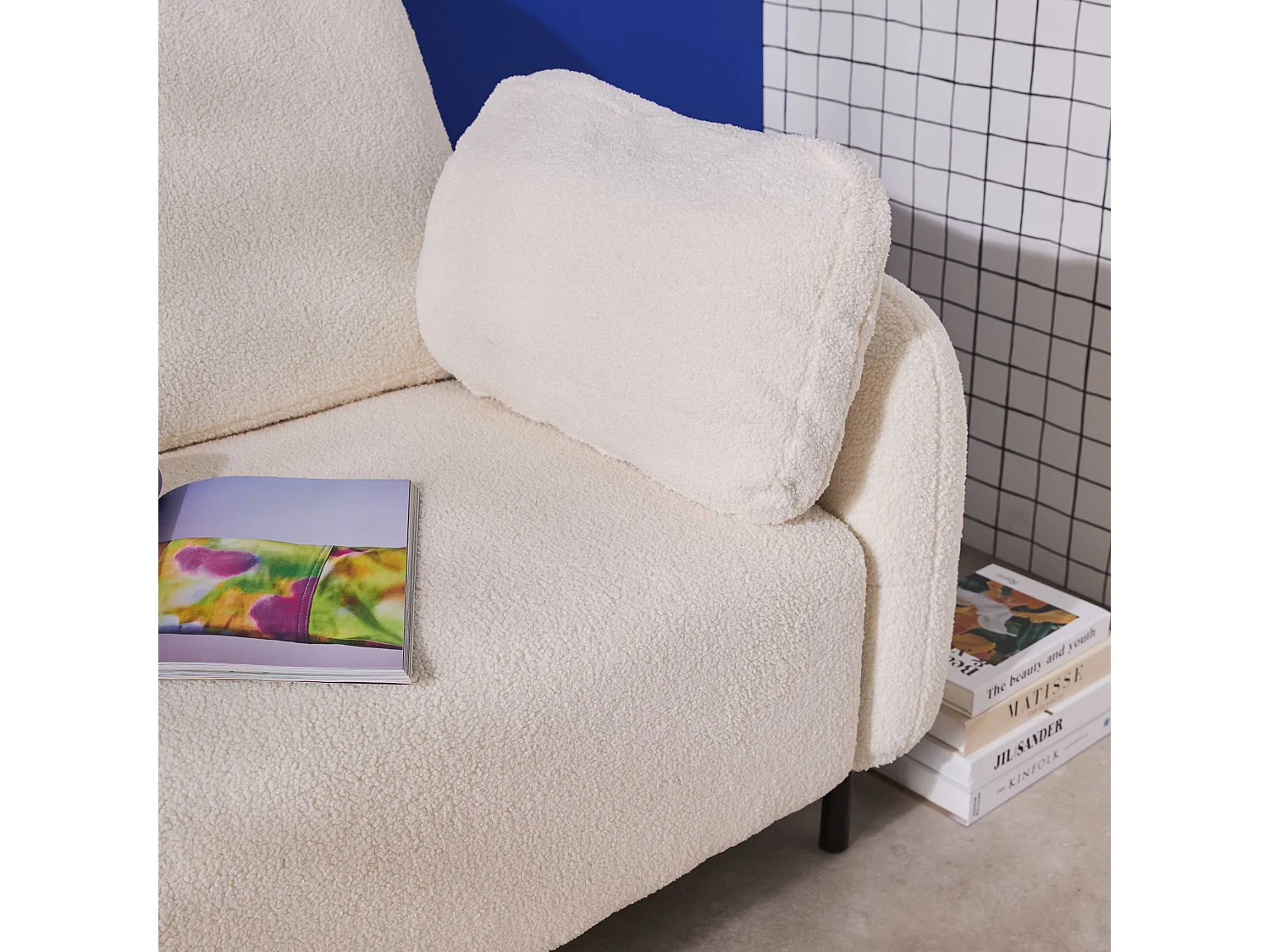 Canapé 3 places eucalyptus. bouclette crème et piétement métal Teddy