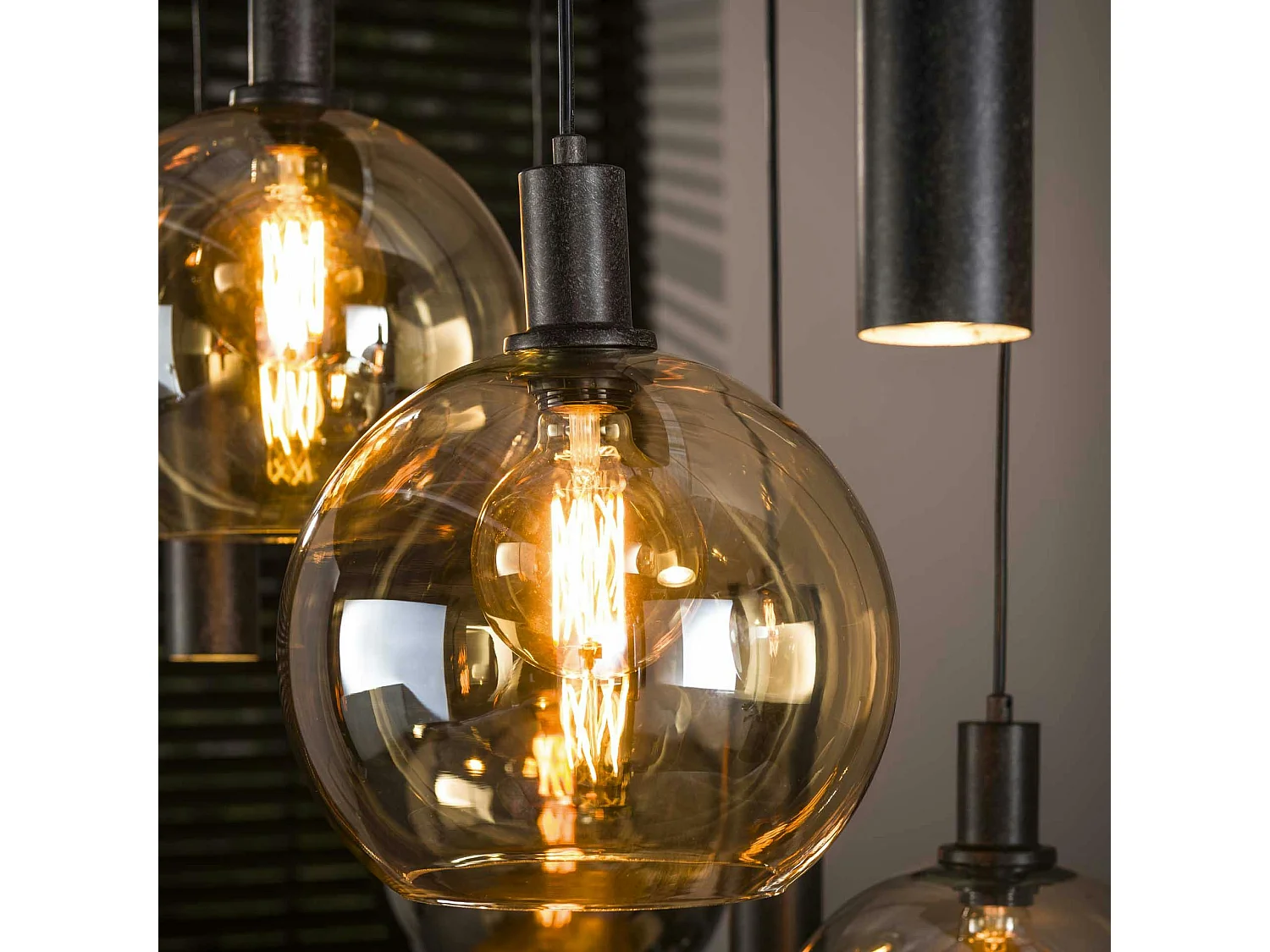 Suspension cuisine design 9 abat-jour assortis NOVA