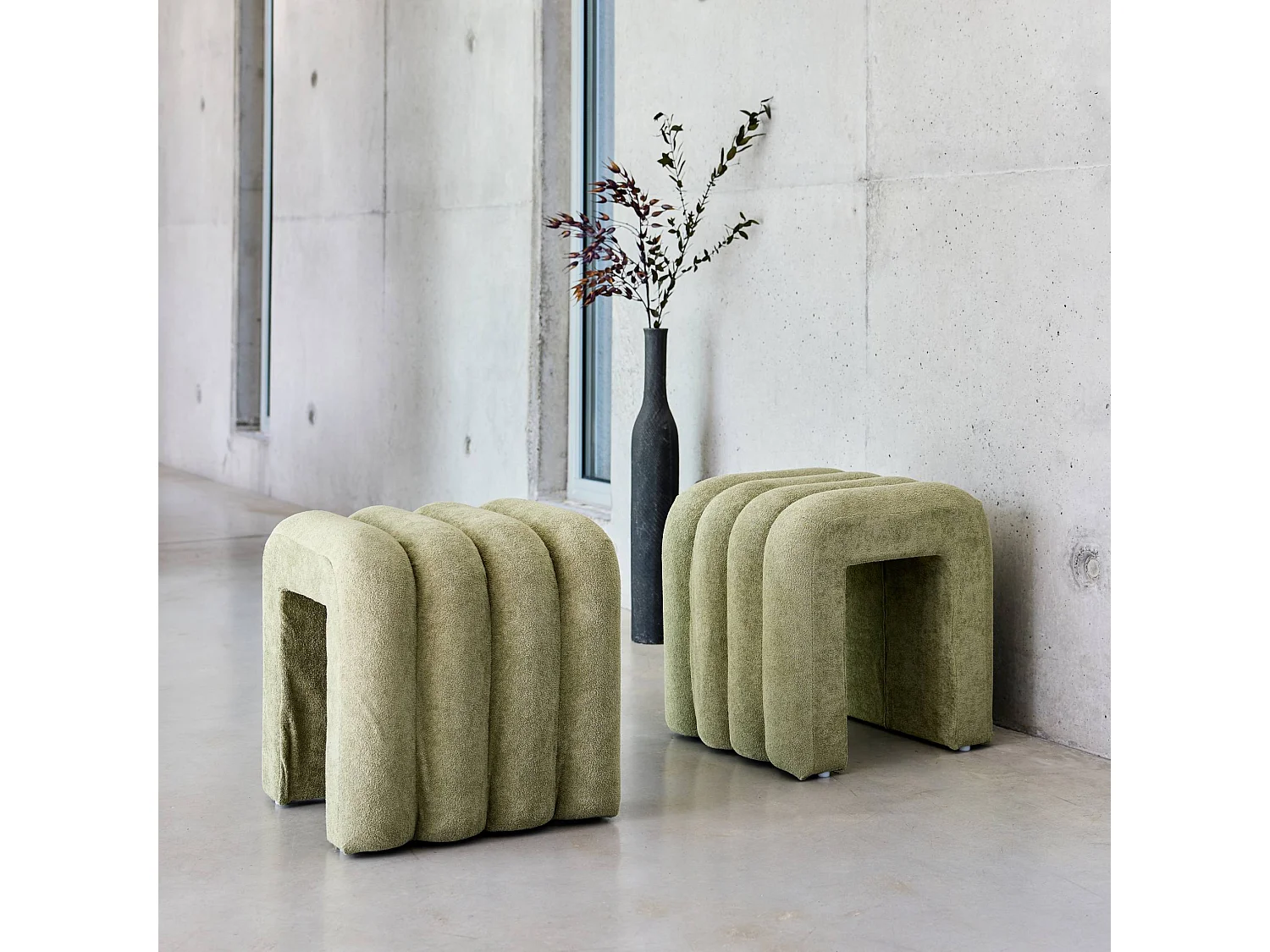 Set de 2 poufs contemporains en tissu vvert