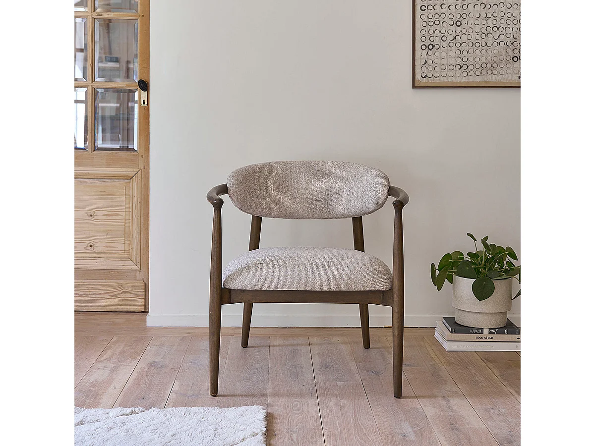 Fauteuil en bois massif et tissu texturé beige chiné