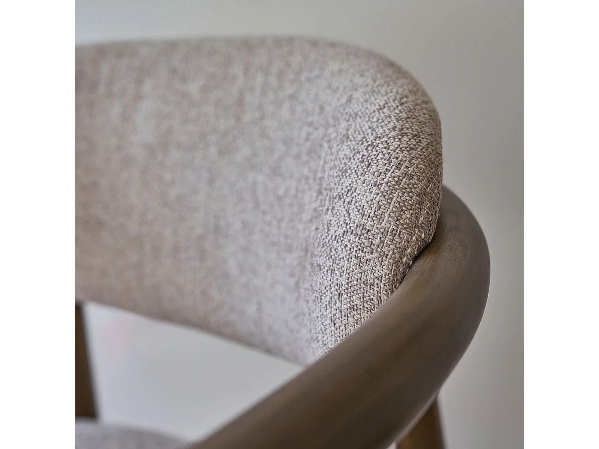 Poltrona legno massello con tessuto beige screziato