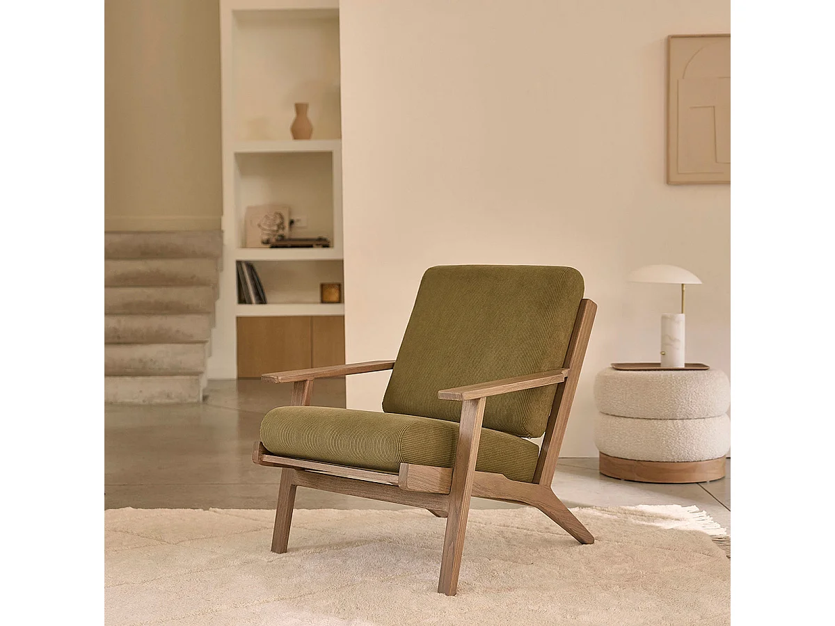 Sillón de pana y madera de mindi maciza