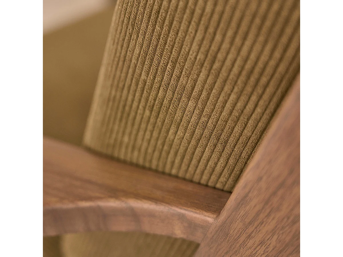 Sillón de pana y madera de mindi maciza