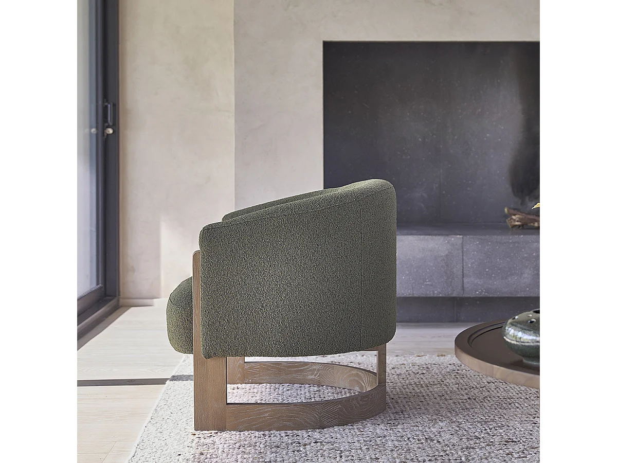 Fauteuil en chêne massif et tissu bouclette kaki