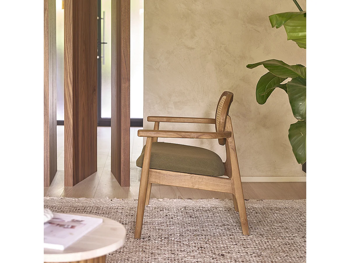 Poltrona in teak massello, cannage e tessuto di velluto a coste kaki