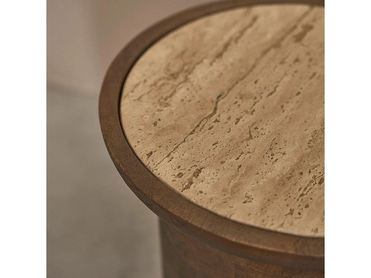 Tavolino d’appoggio in legno di mango e travertino