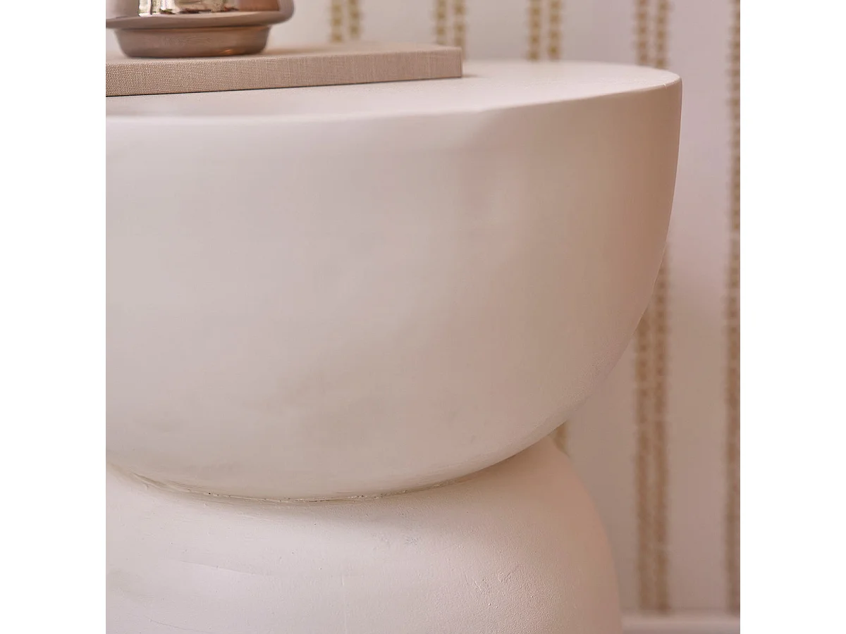 Tavolino d'appoggio in mango massello con effetto cemento