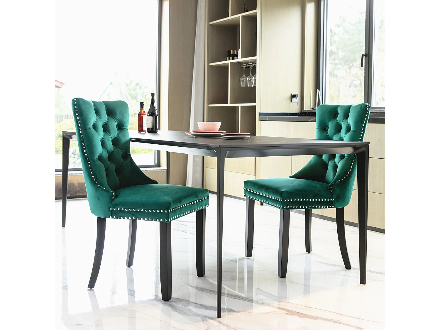 Set van 2 fluwelen stoelen - Houten poten en decoratieve nagels - Groen