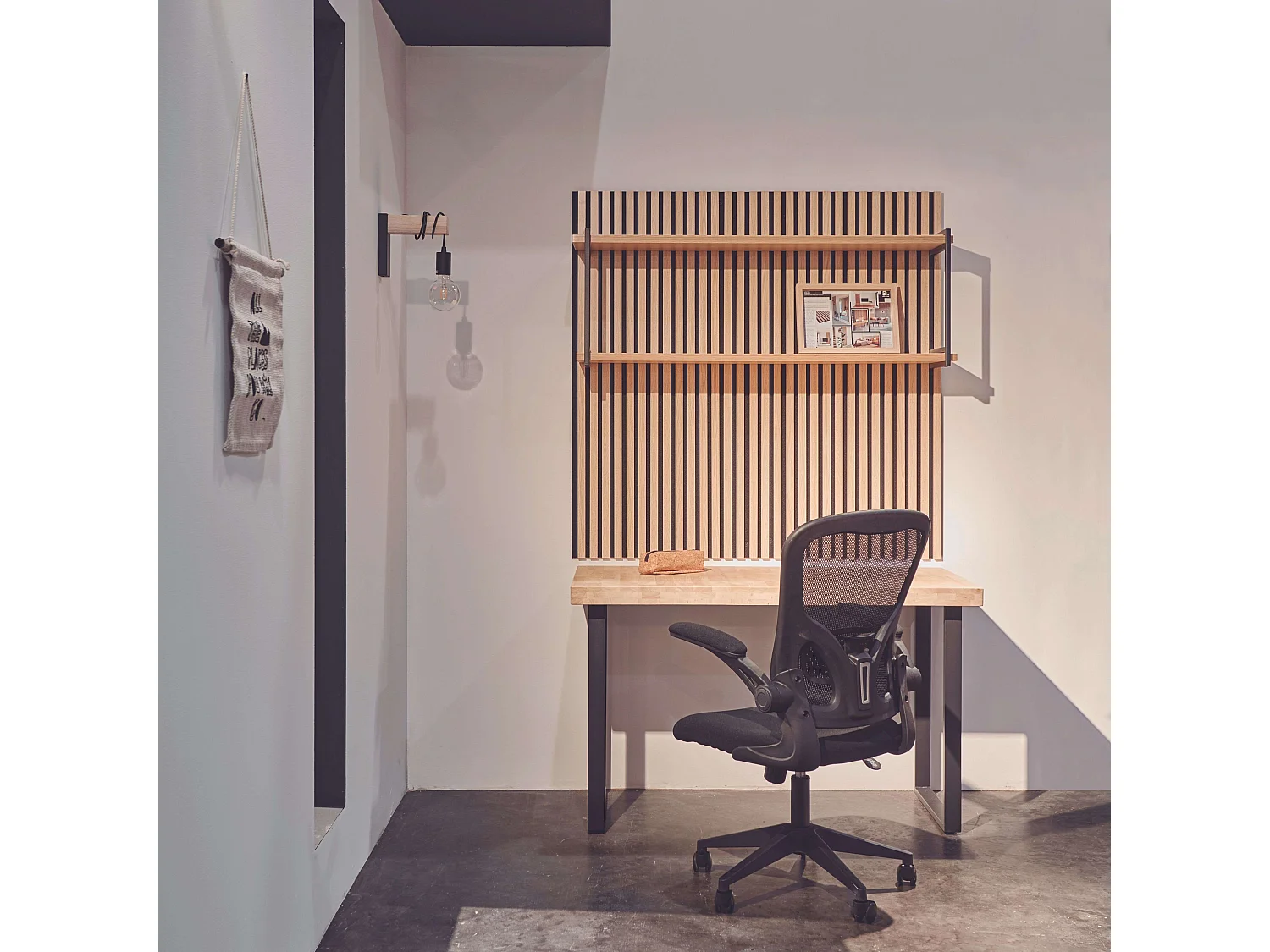 Silla Oficina Lexi Negro Giratoria, Regulable, Reposabrazos, 66x108x64 cm