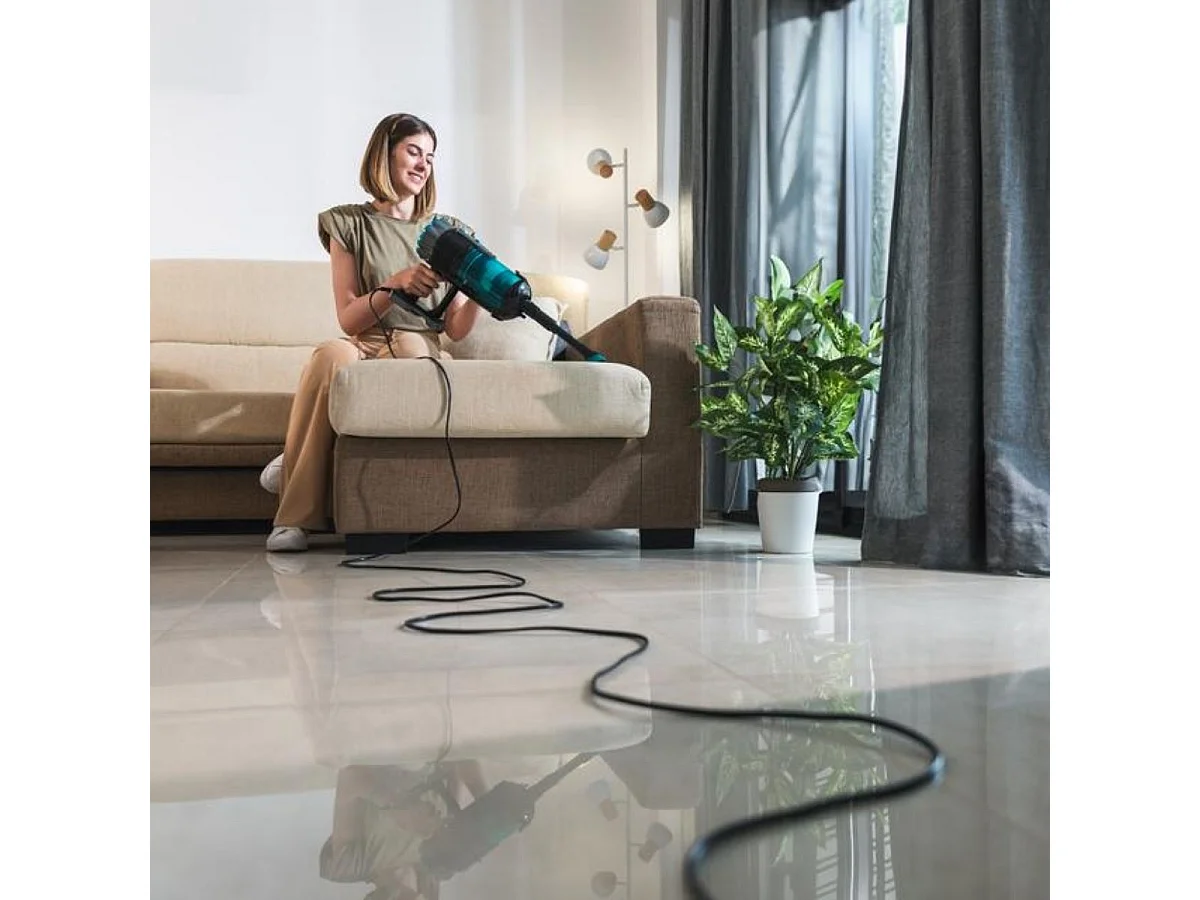 Cecotec Conga 700 PowerHead Aspirateur balai Secteur Sec Sans sac 0,5 L Noir