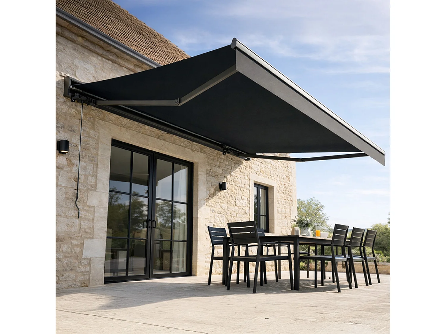 Store banne motorisé 3,95 x 3 m en aluminium avec toile gris LOZIO