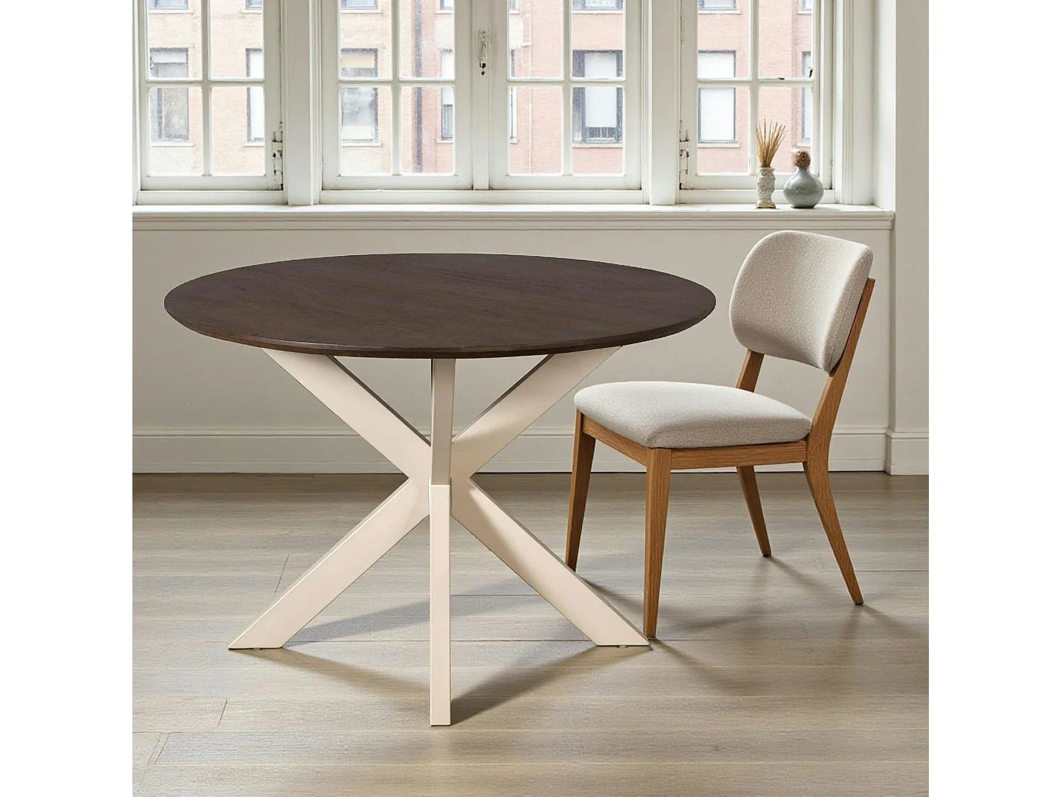 Table ronde bois brun pied blanc Ø110 cm CORTINA