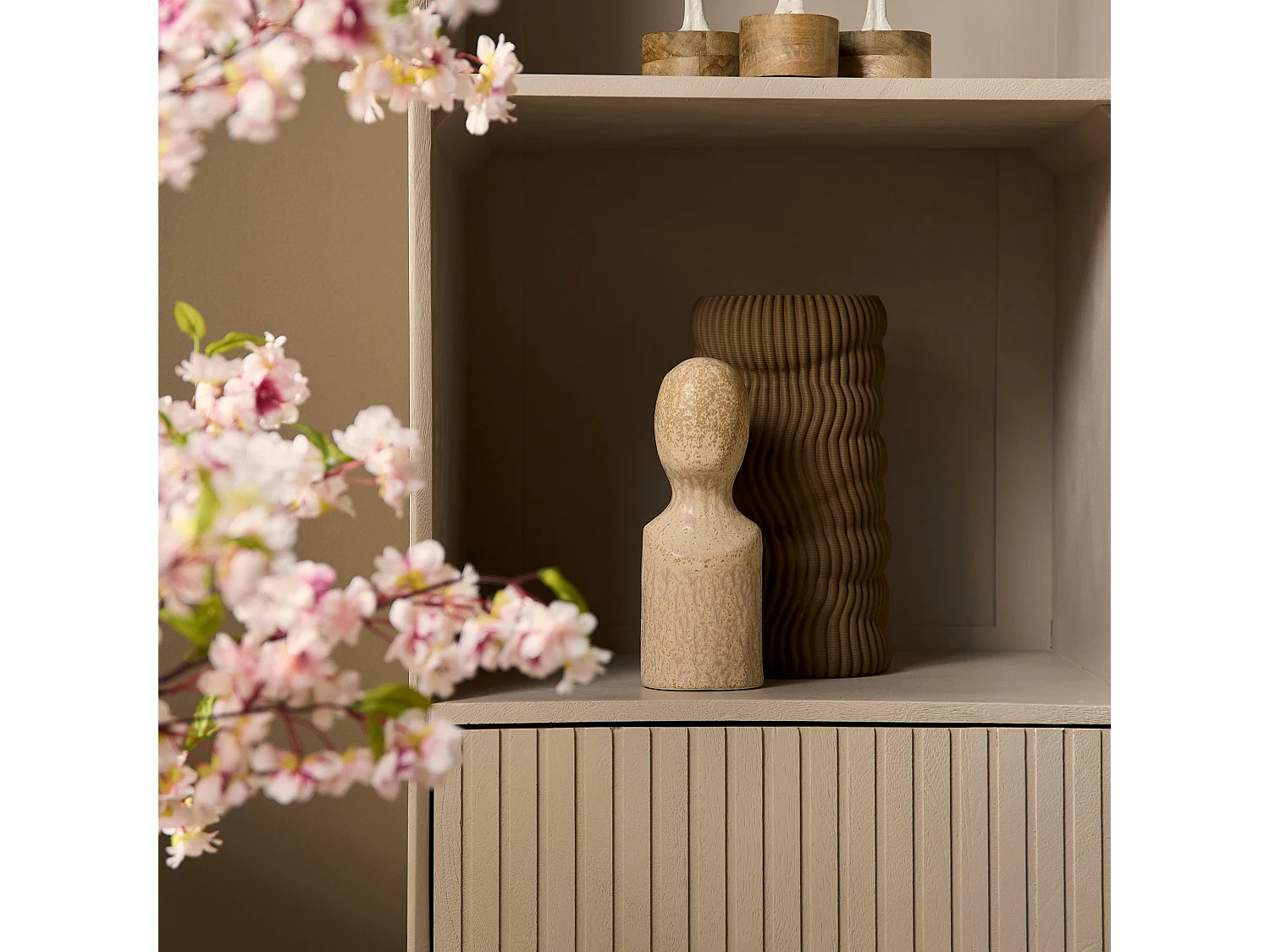 Colonne salon bois beige 1 porte rainurée CORTINA