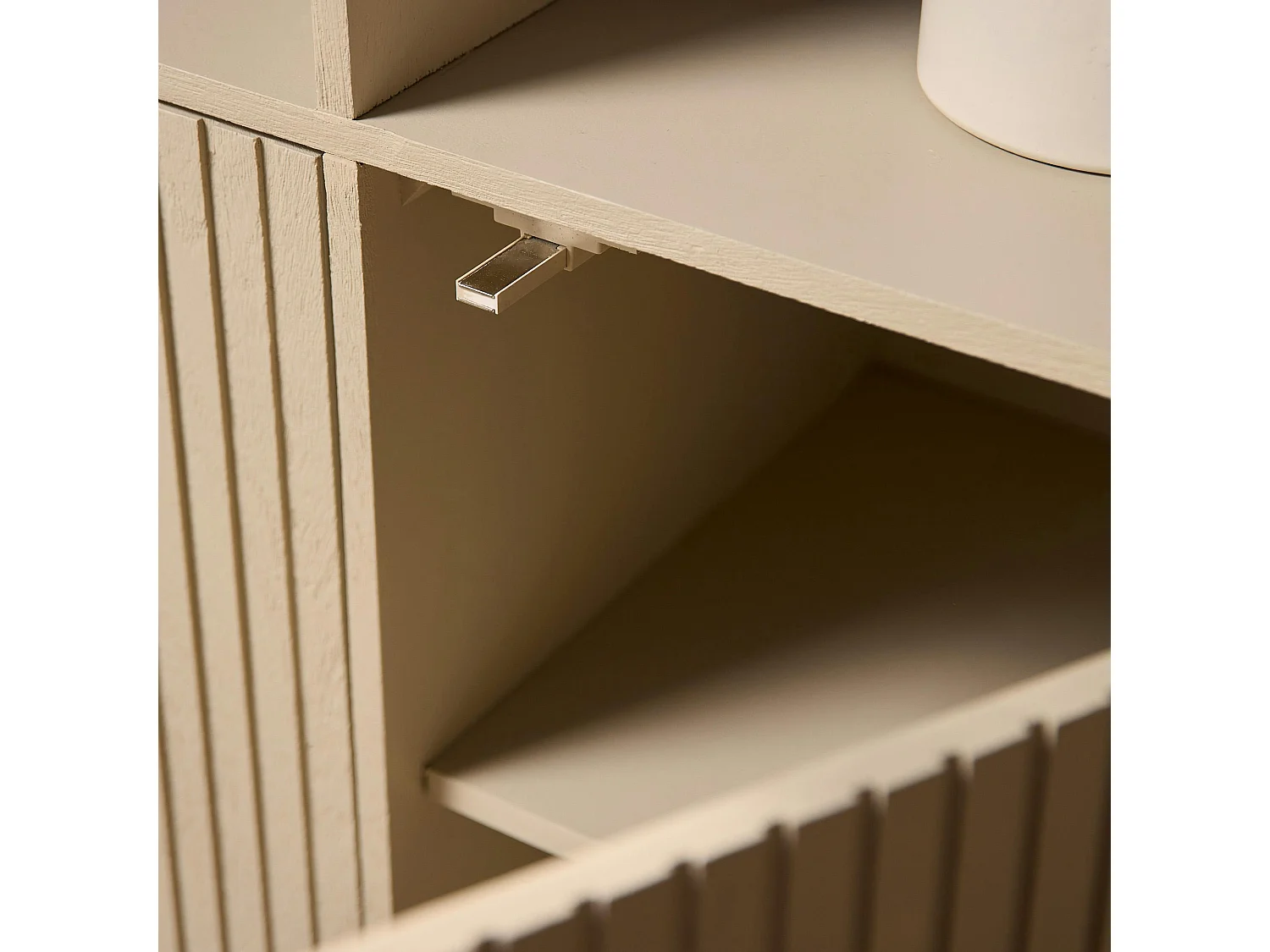 Bibliothèque étagère bois sable 6 portes rainurées CORTINA