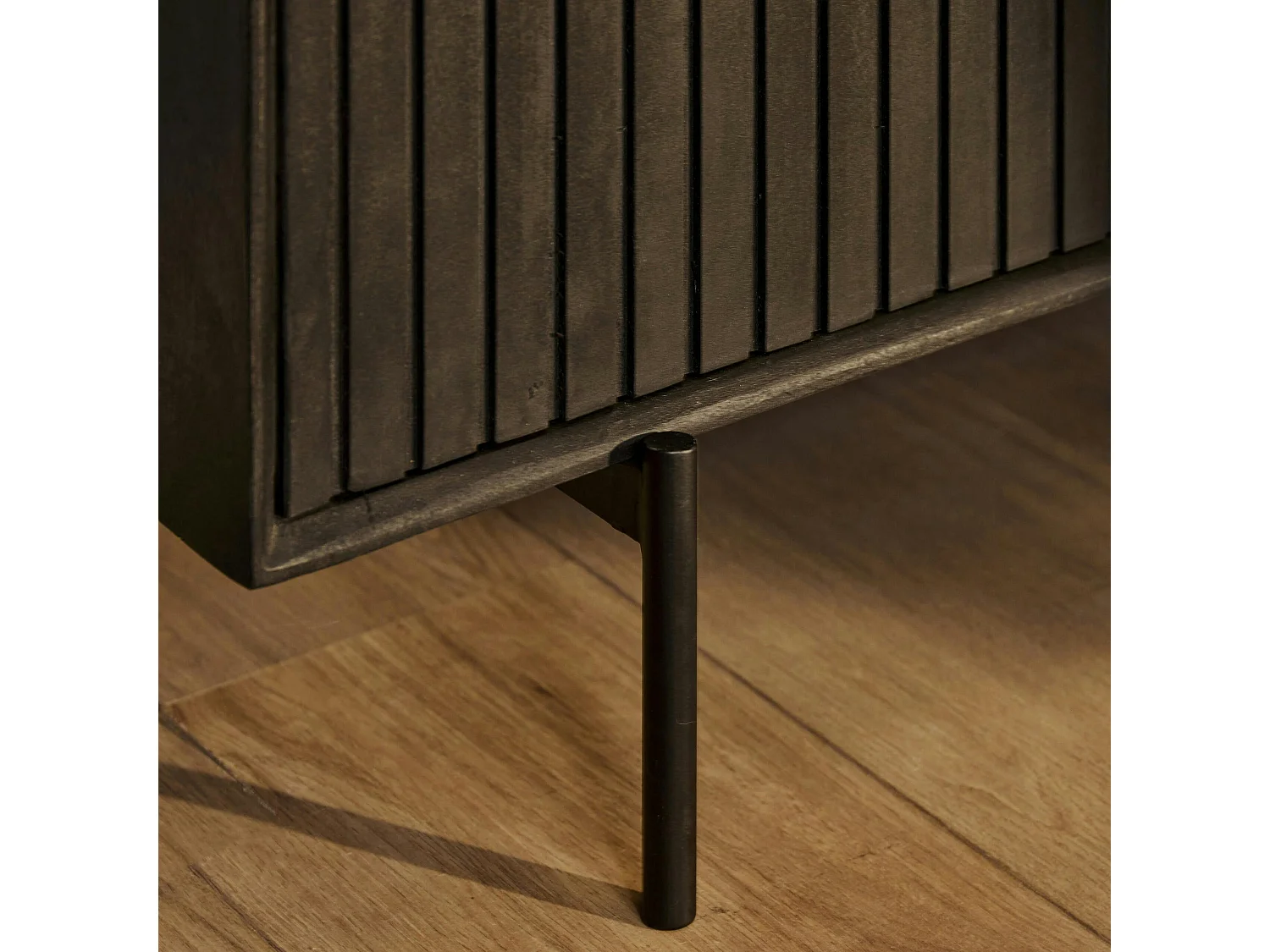 Buffet bois noir 3 portes rainurées 165 cm CORTINA