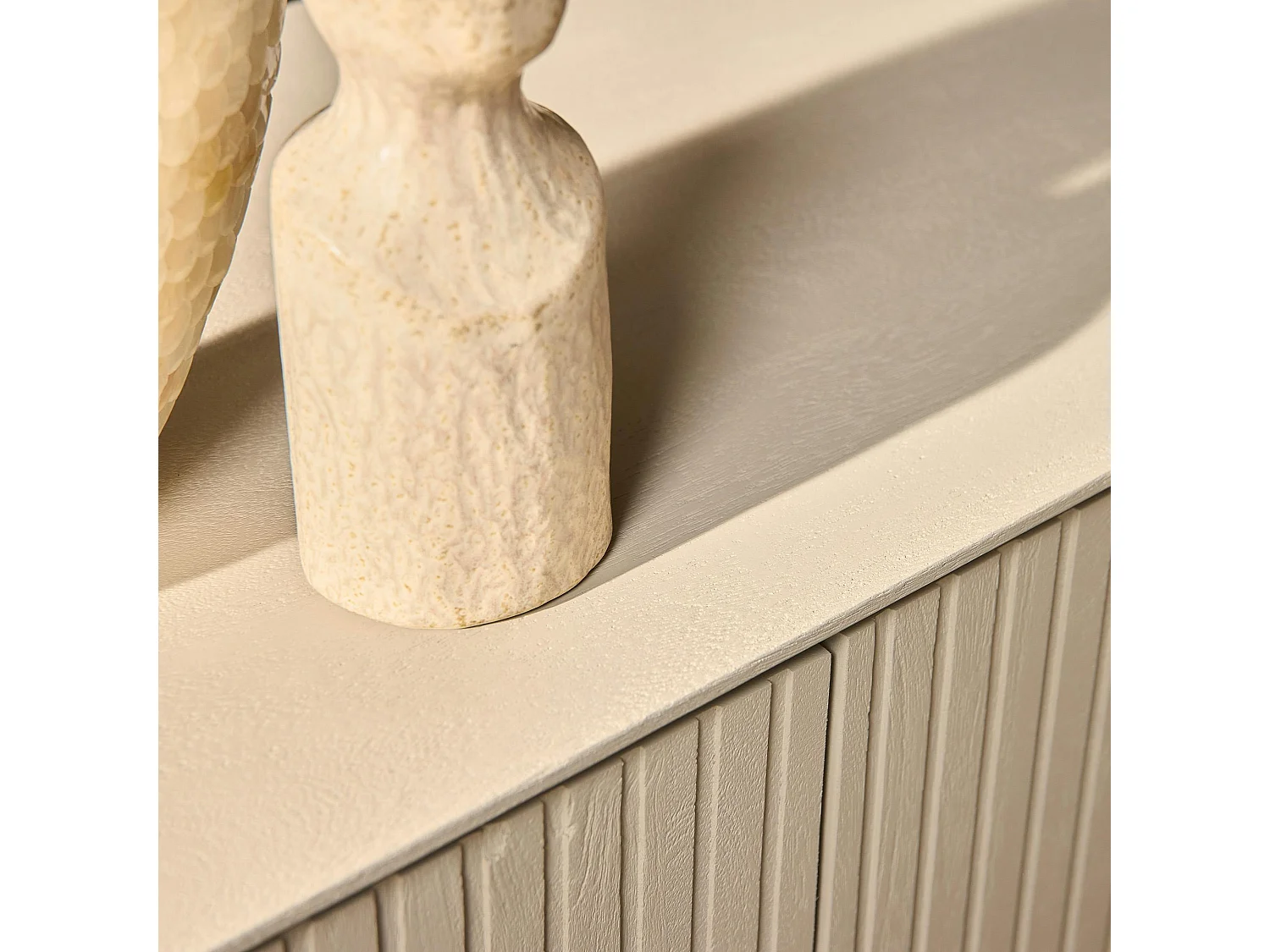 Meuble TV bois beige 4 portes rainurées 210 cm CORTINA