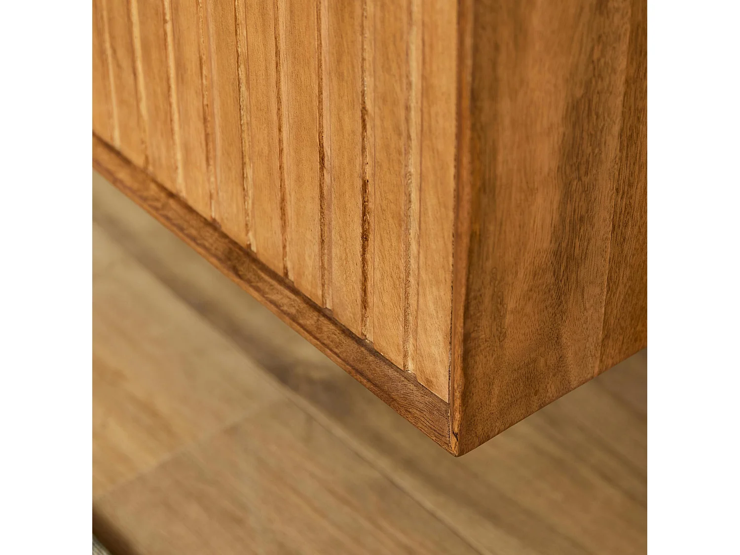 Meuble TV suspendu bois 3 portes rainurées CORTINA