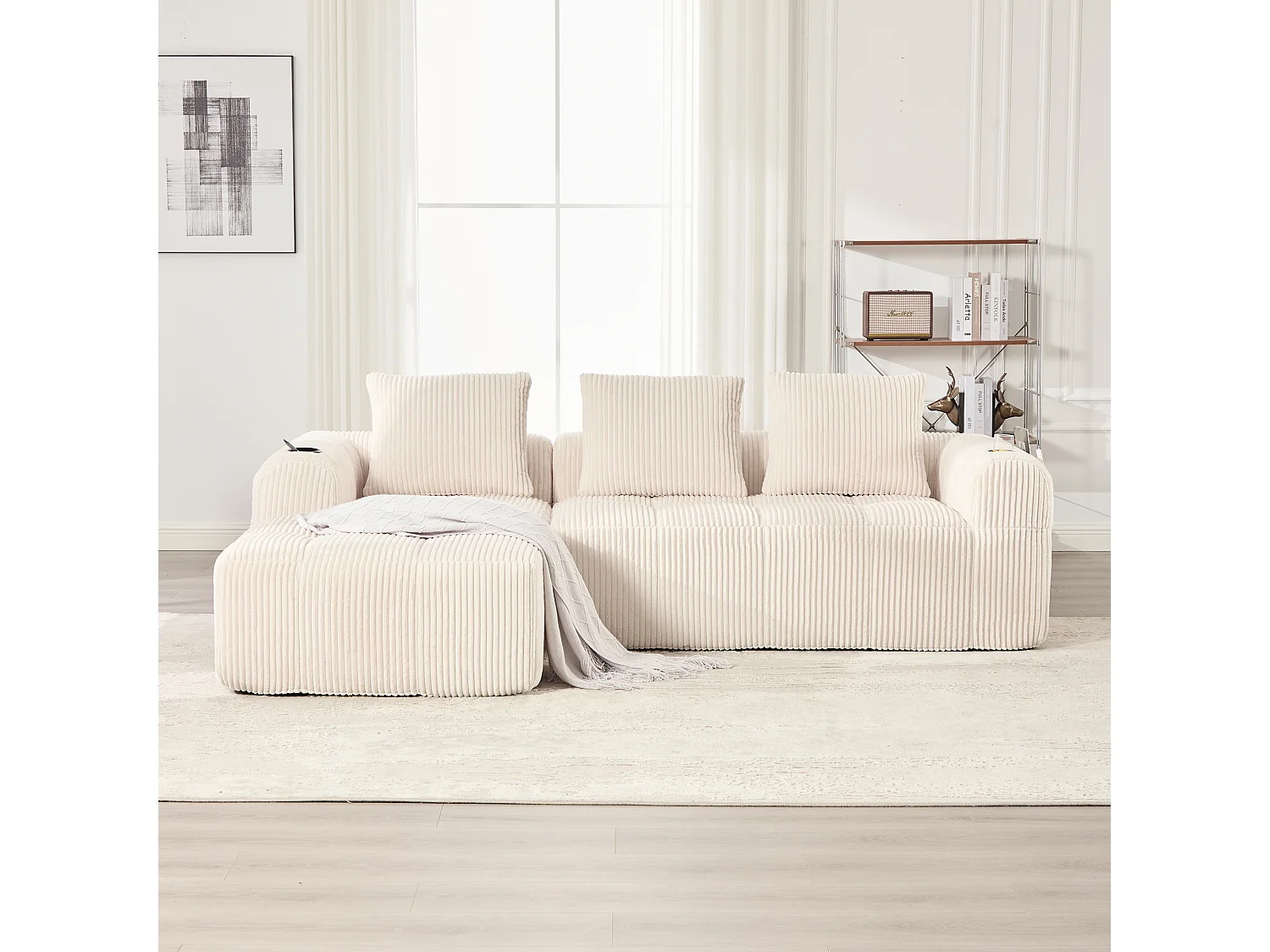 Divano modulare compatto in velluto a coste con tasche laterali e cuscini beige