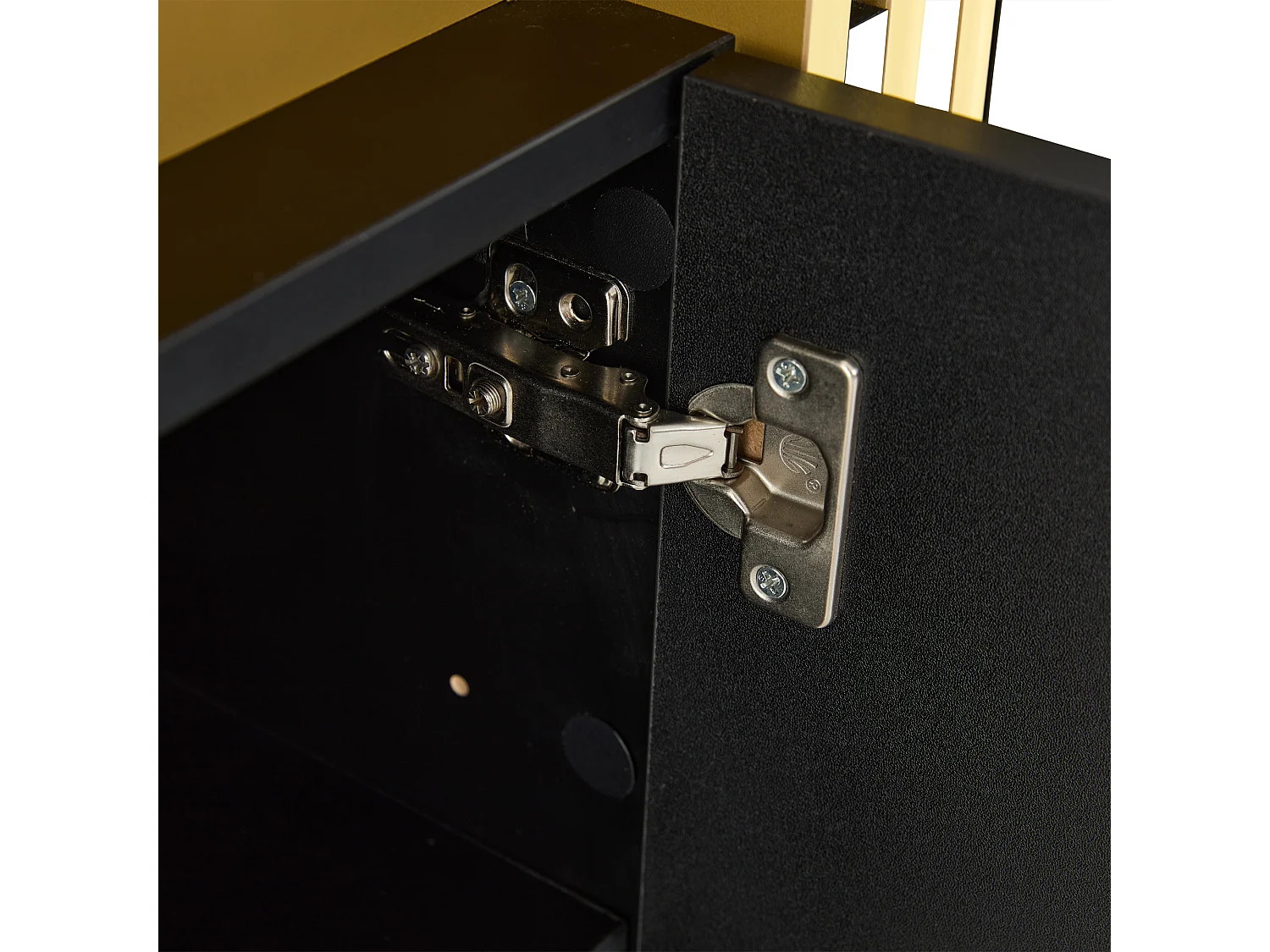 Buffet 140x38x70 cm, 3 portes, 6 compartiments avec étagères réglables, plateau effet marbre, panneaux de particules noirs