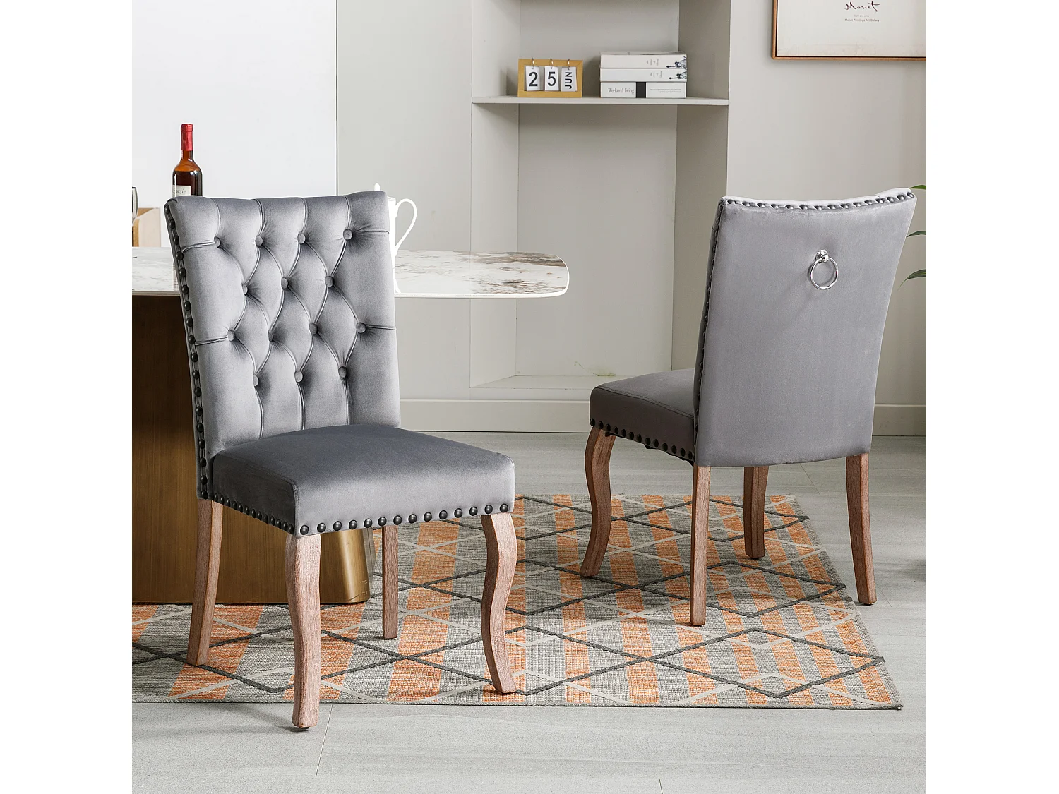 Chaise de salle à manger moderne, dossier avec anneau décoratif, clous cuivrés, velours gris
